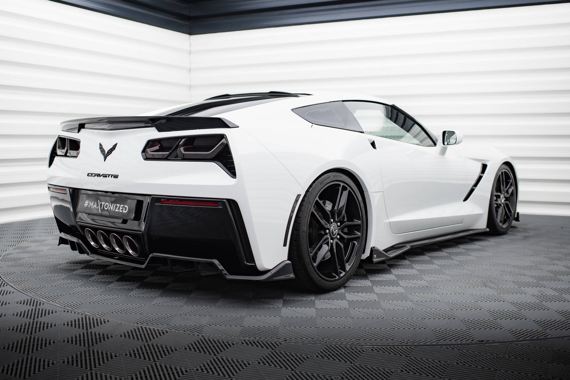 Maxton Design Set Of Splitters para Chevrolet Corvette Stingray C7 - imagen 9