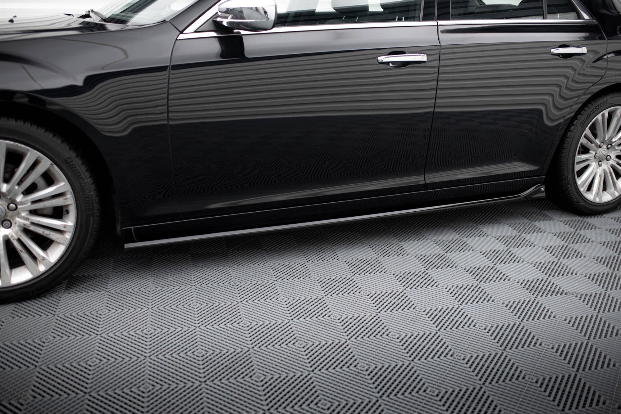Maxton Design Set Of Splitters para Chrysler 300 Mk2 - imagen 5