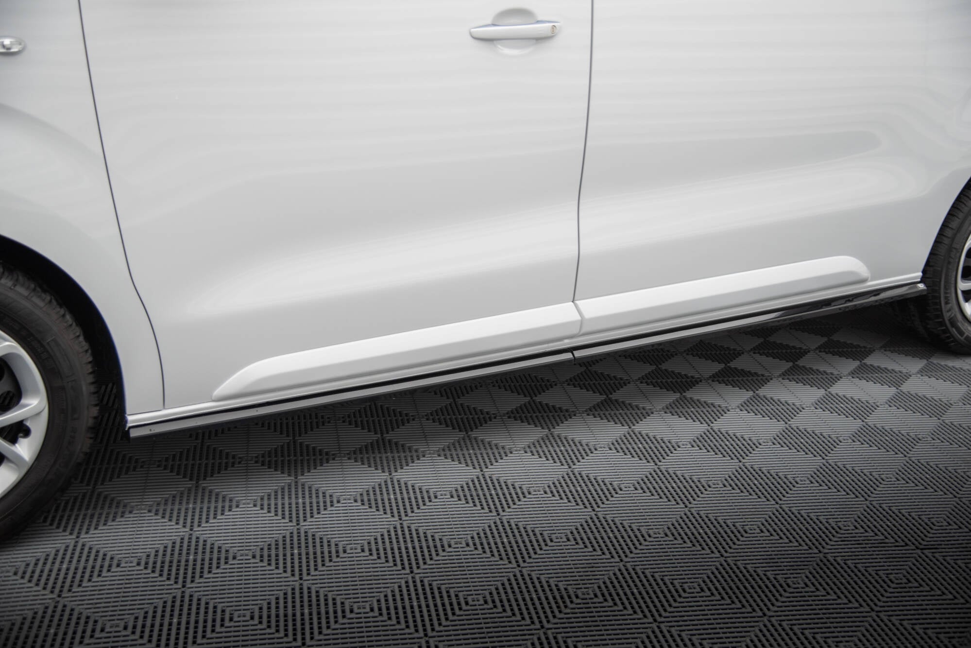 Maxton Design Set Of Splitters para Citroen Jumpy L3 Mk3 - imagen 5