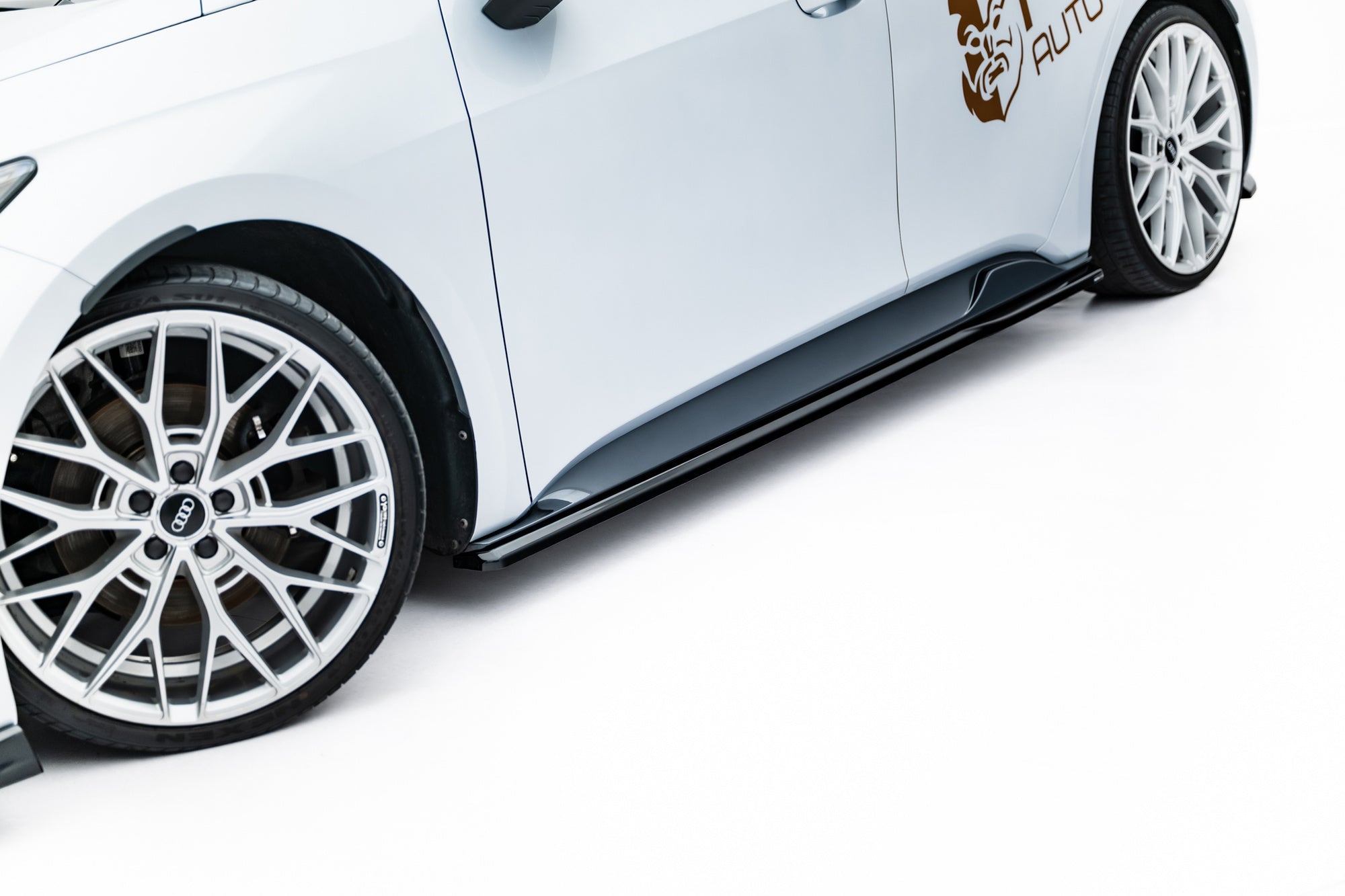 Maxton Design Set Of Splitters para Cupra Born Mk1 - imagen 9