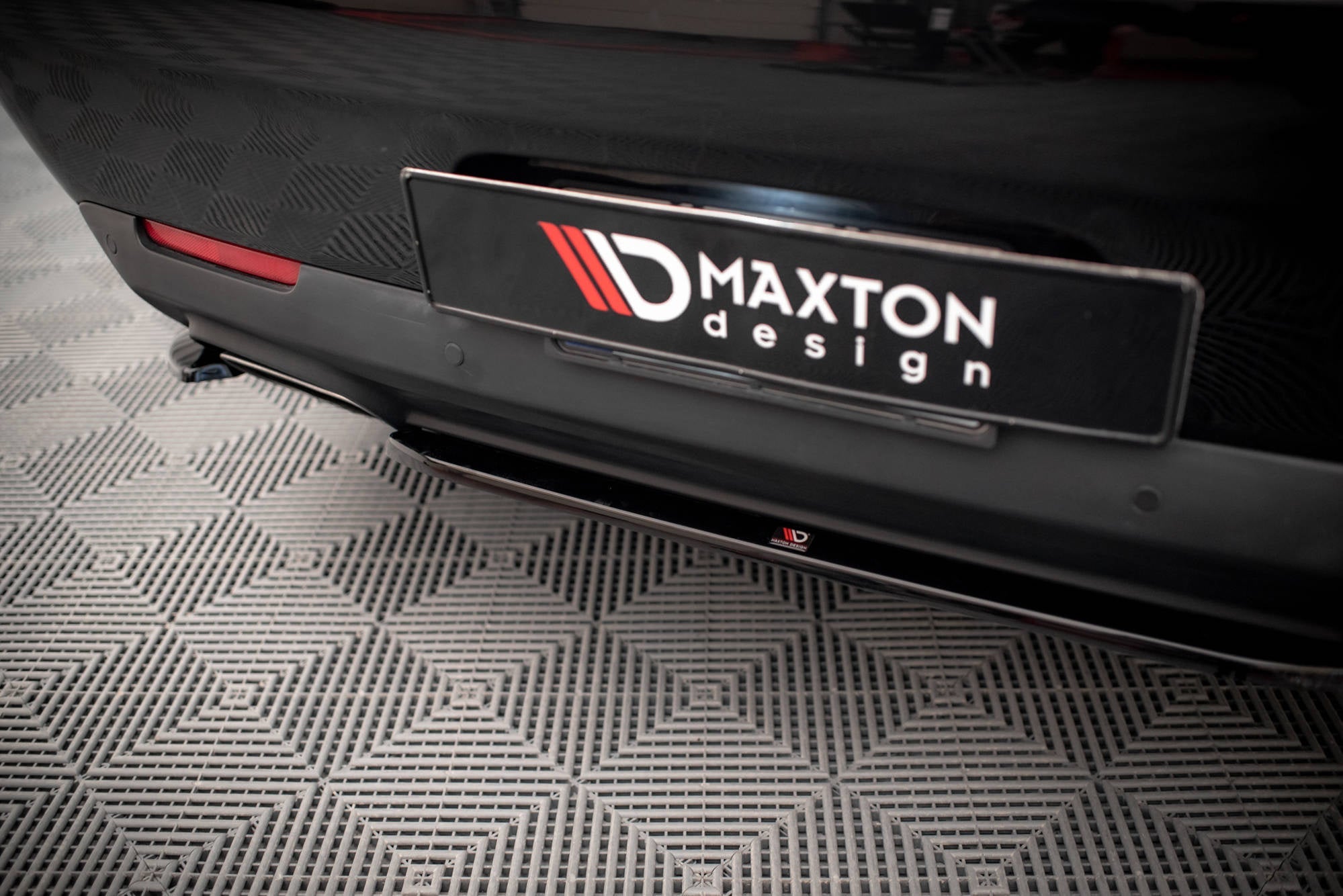 Maxton Design Set Of Splitters para Dodge Challenger RT Mk3 Facelift - imagen 10