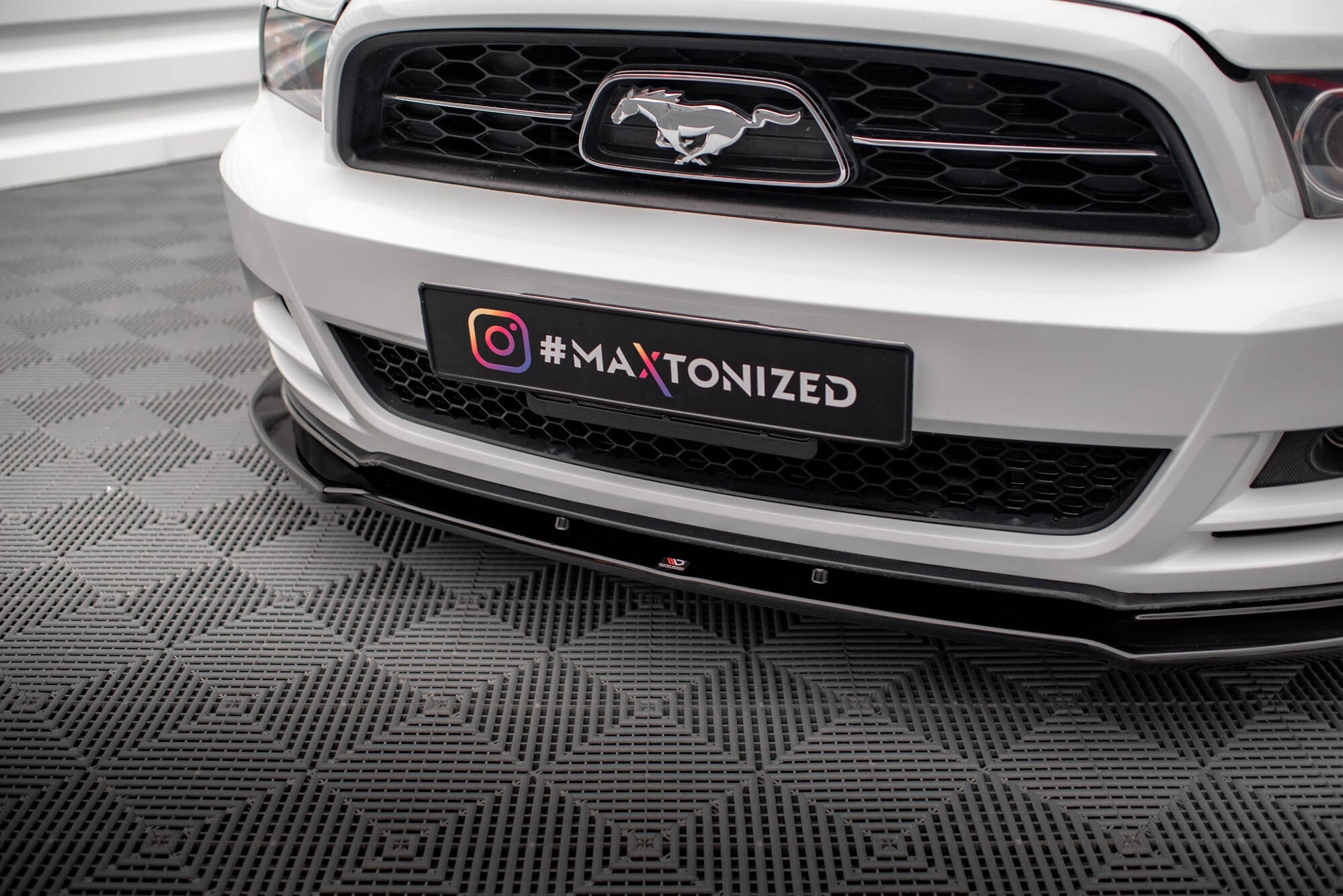 Maxton Design Set Of Splitters para Ford Mustang Mk5 Facelift - imagen 3