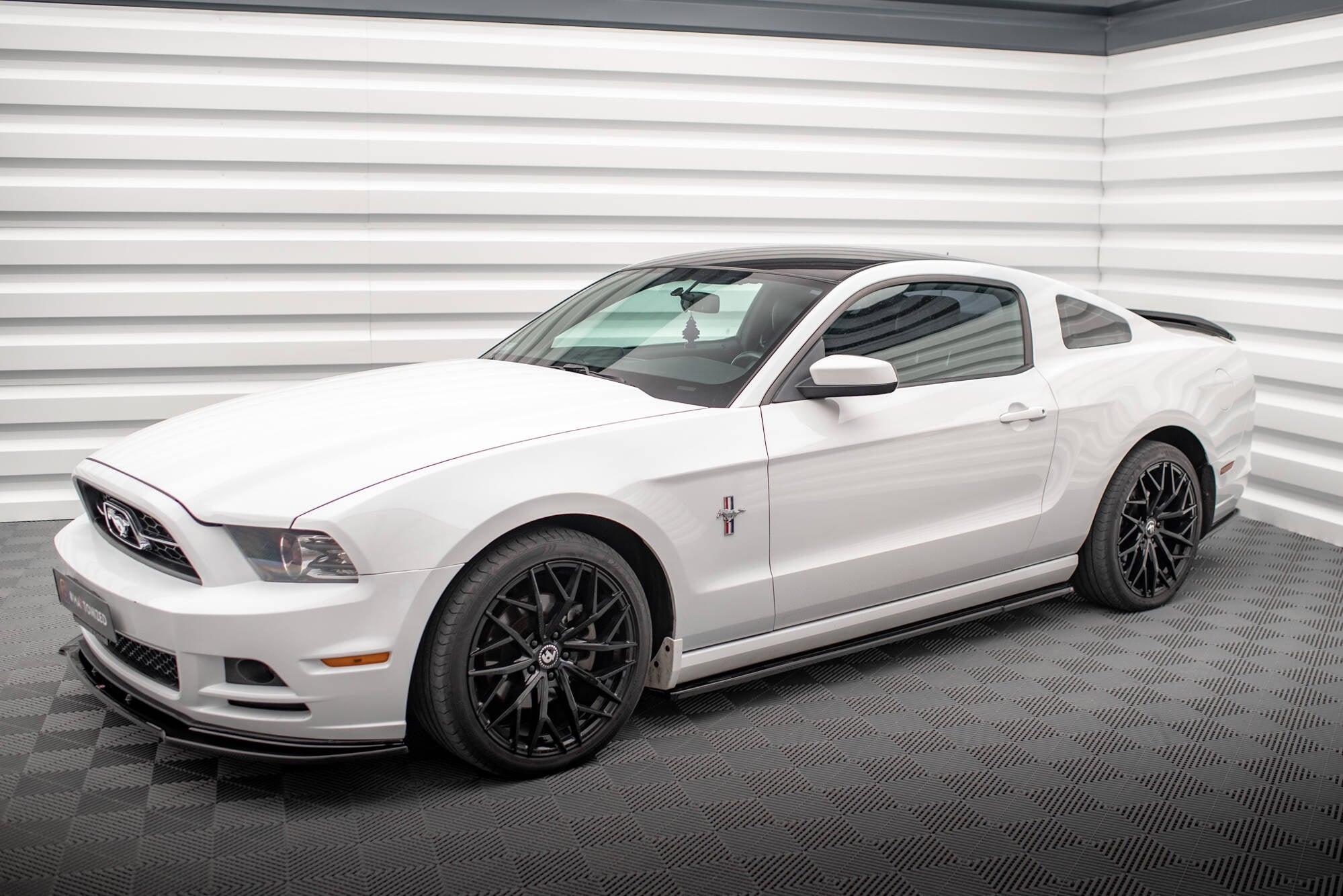 Maxton Design Set Of Splitters para Ford Mustang Mk5 Facelift - imagen 1