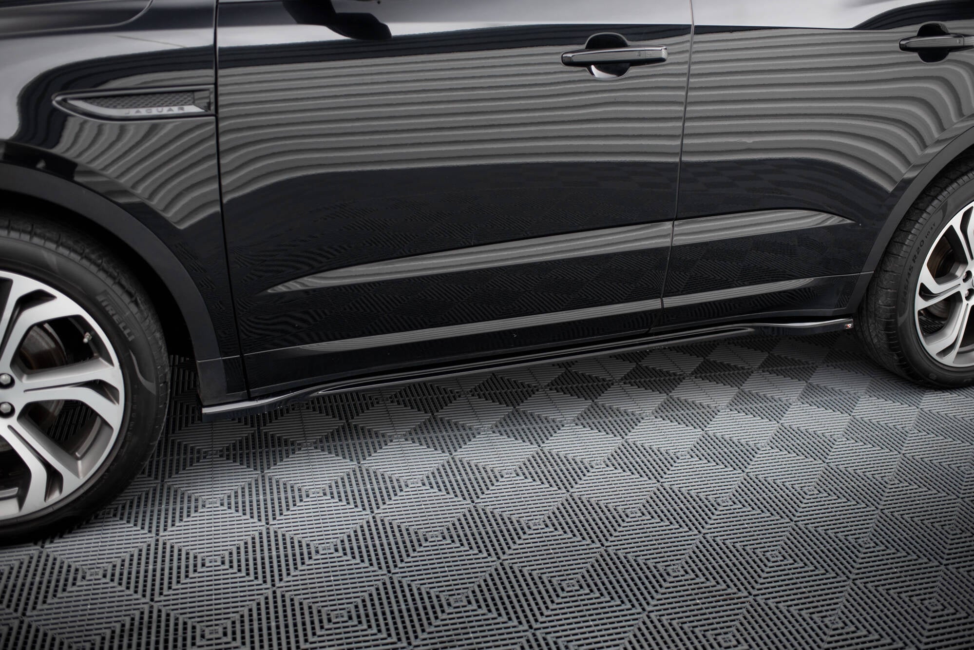 Maxton Design Set Of Splitters para Jaguar E-Pace R-Dynamic X540 - imagen 6