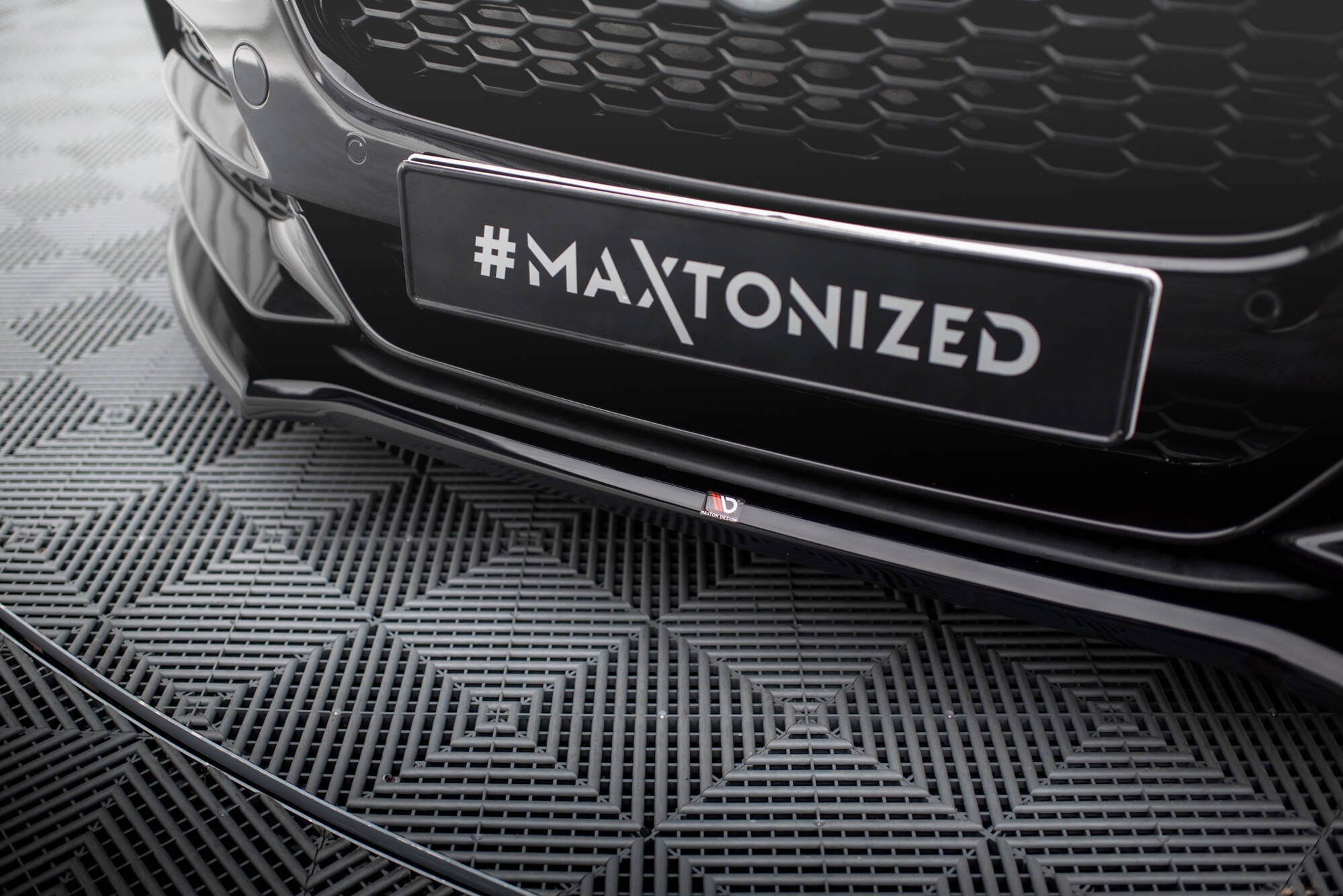 Maxton Design Set Of Splitters para Jaguar XE X760 Facelift - imagen 4