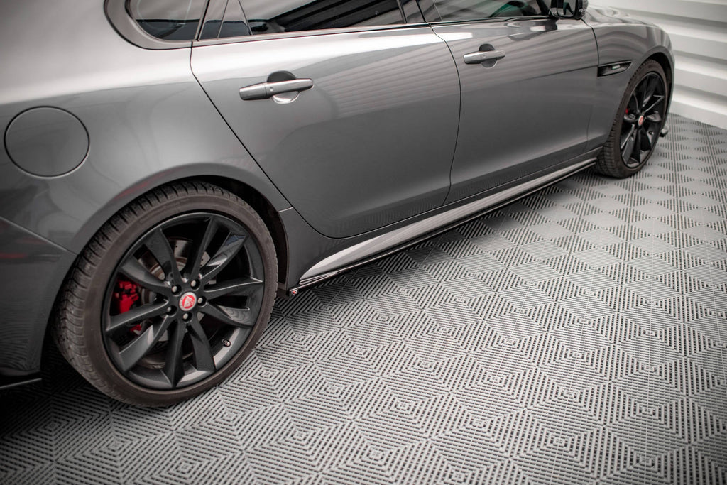 Maxton Design Set Of Splitters para Jaguar XF R-Sport X260 - imagen 5