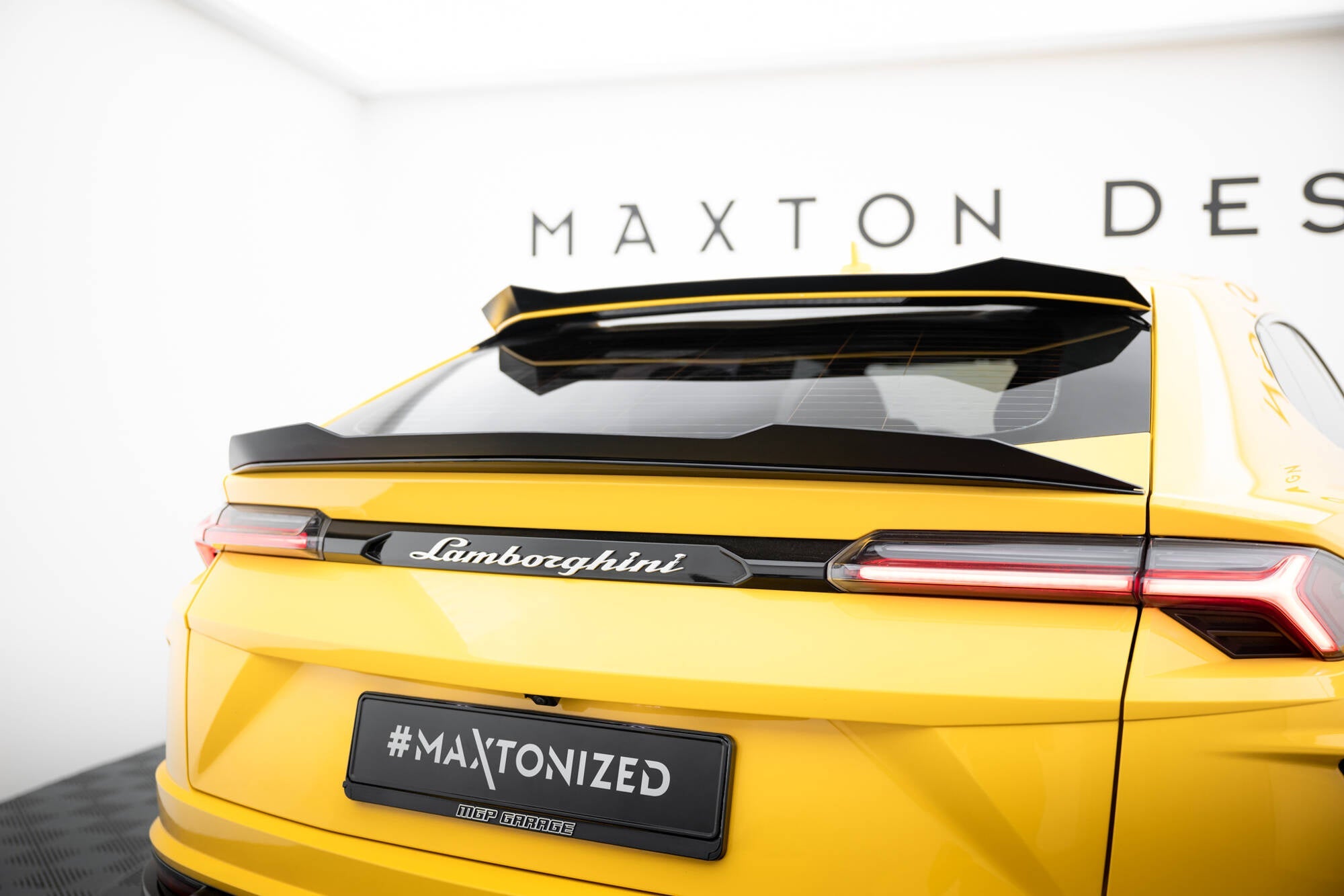 Maxton Design Set Of Splitters para Lamborghini Urus Mk1 - imagen 12