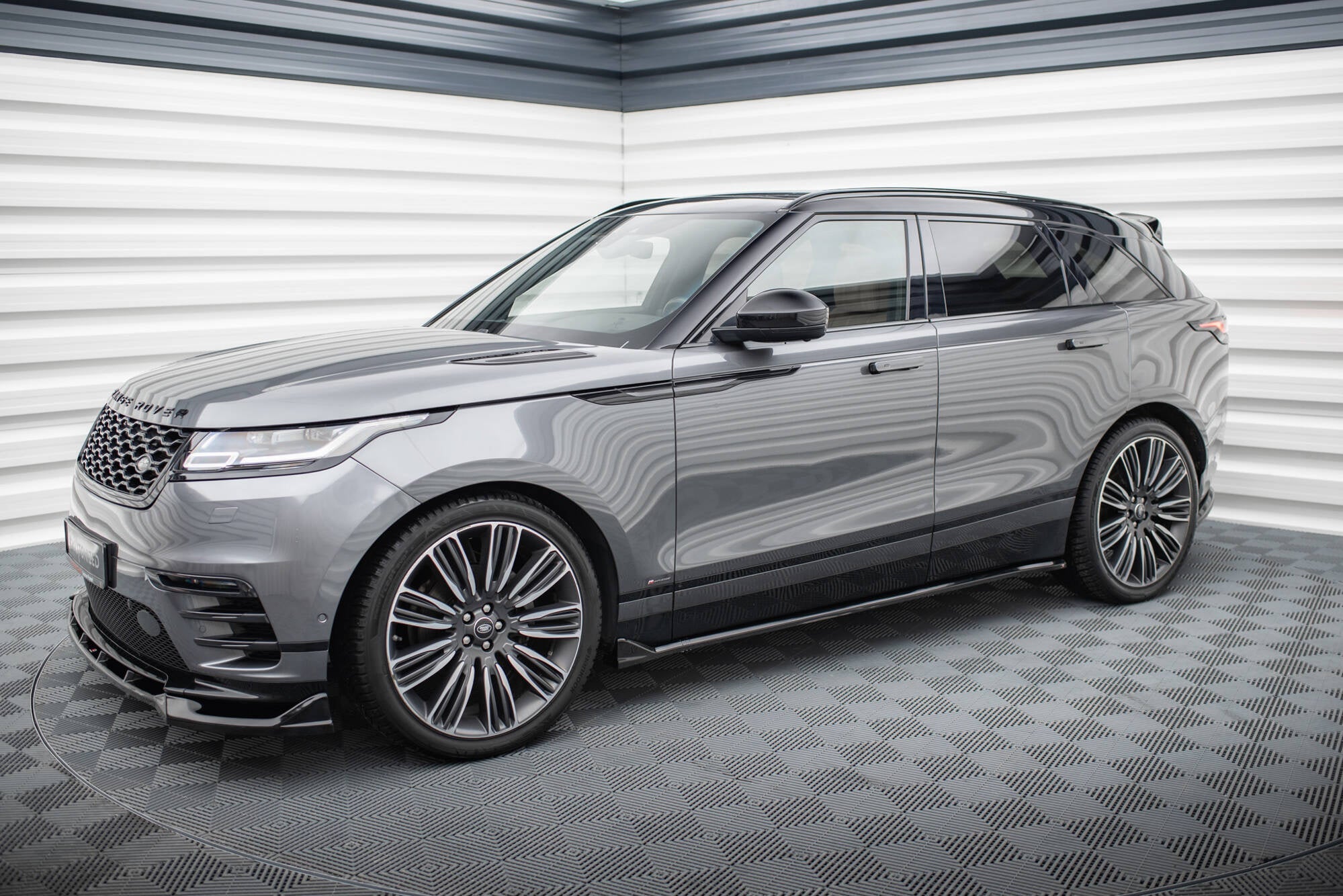 Maxton Design Set Of Splitters para Land Rover Range Rover Velar R-Dynamic Mk1 (The kit is compatible with the towbar) - imagen 1