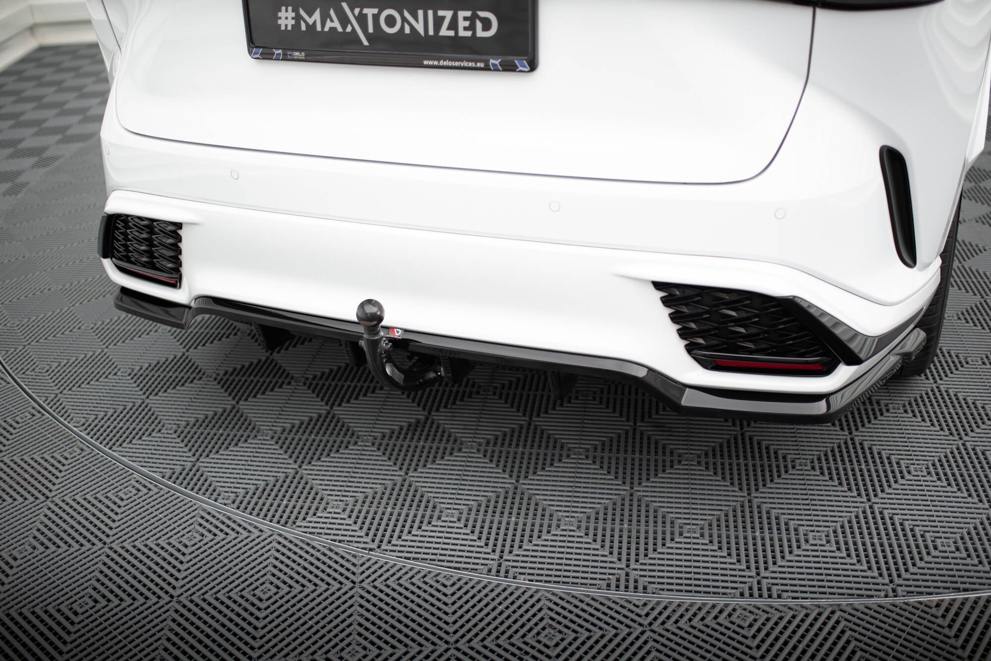 Maxton Design Set Of Splitters para Lexus RX F-Sport Mk5 - imagen 11