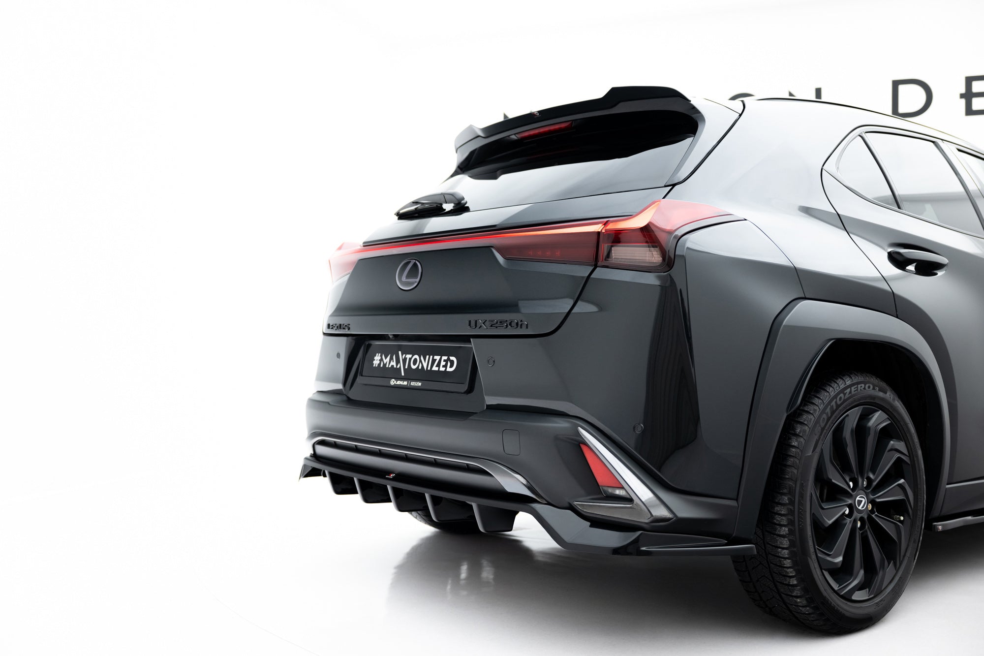 Maxton Design Set Of Splitters para Lexus UX F-Sport Mk1 - imagen 10