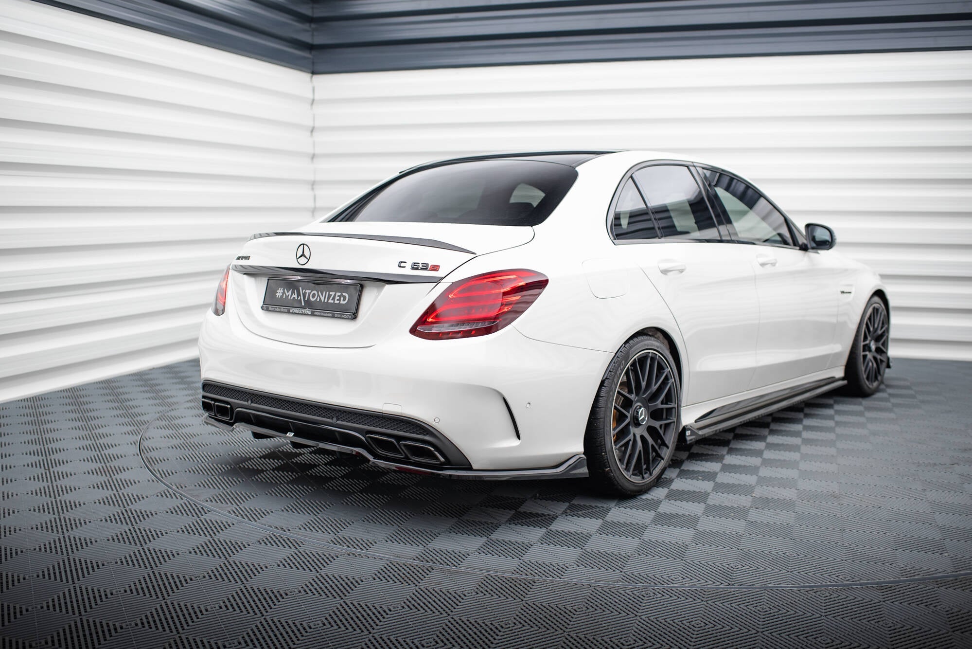 Maxton Design Set Of Splitters para Mercedes-AMG C63 Sedan / Estate W205 / S205 - imagen 7