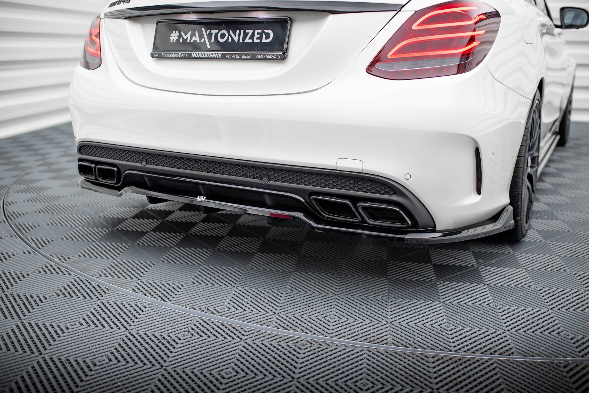 Maxton Design Set Of Splitters para Mercedes-AMG C63 Sedan / Estate W205 / S205 - imagen 8