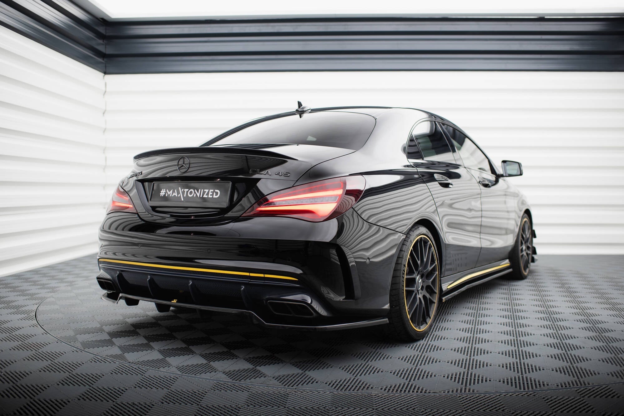 Maxton Design Set Of Splitters para Mercedes-AMG CLA 45 Aero C117 Facelift - imagen 7