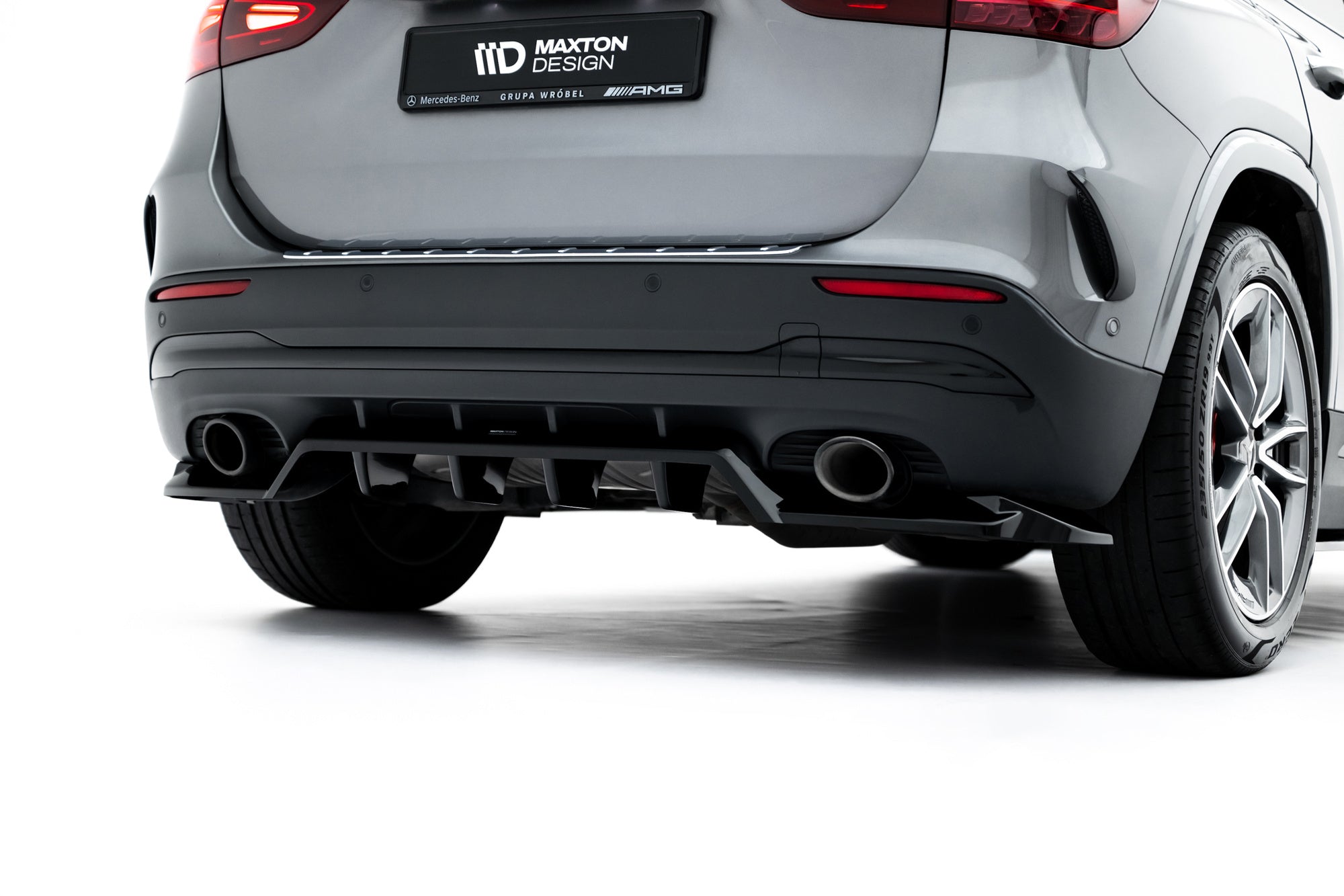 Maxton Design Set Of Splitters para Mercedes-AMG GLA 35 H247 Facelift - imagen 14