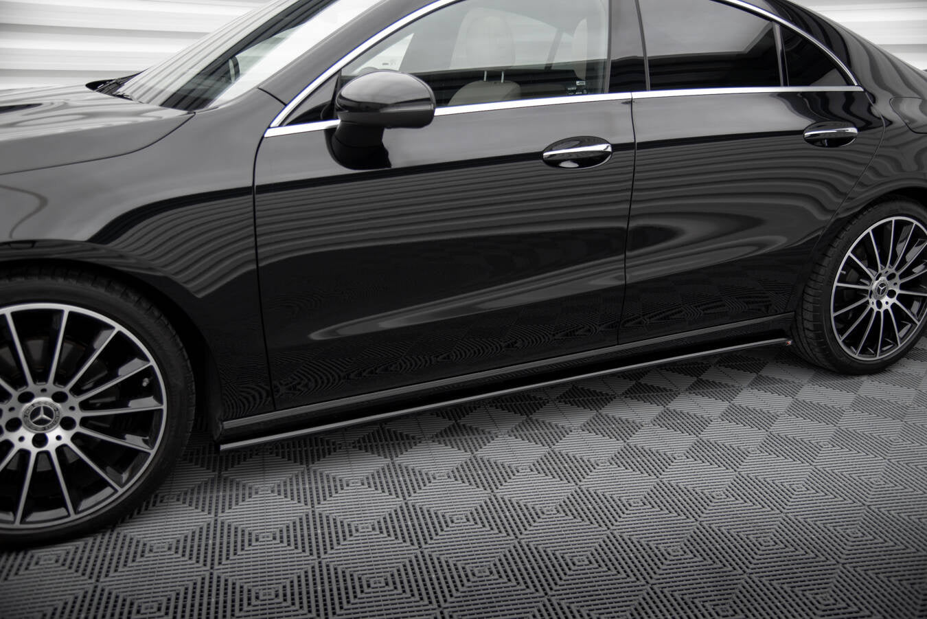Maxton Design Set Of Splitters para Mercedes-Benz CLA Coupe C118 - imagen 5