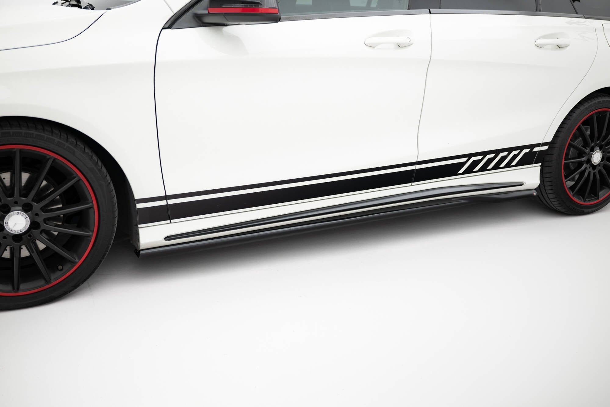 Maxton Design Set Of Splitters para Mercedes-Benz CLA Shooting Brake AMG-Line X117 - imagen 5