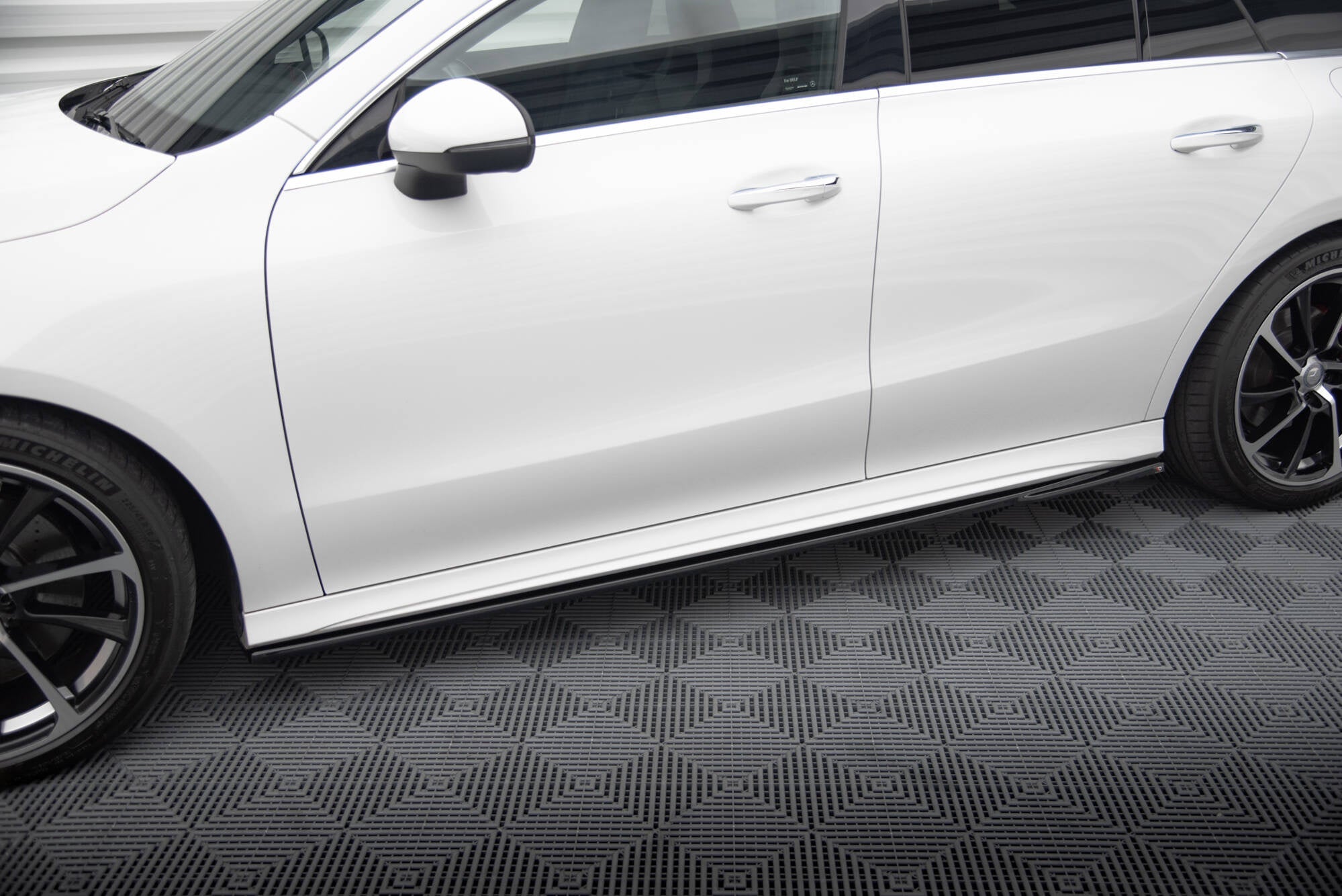 Maxton Design Set Of Splitters para Mercedes-Benz CLA Shooting Brake AMG-Line X118 - imagen 5