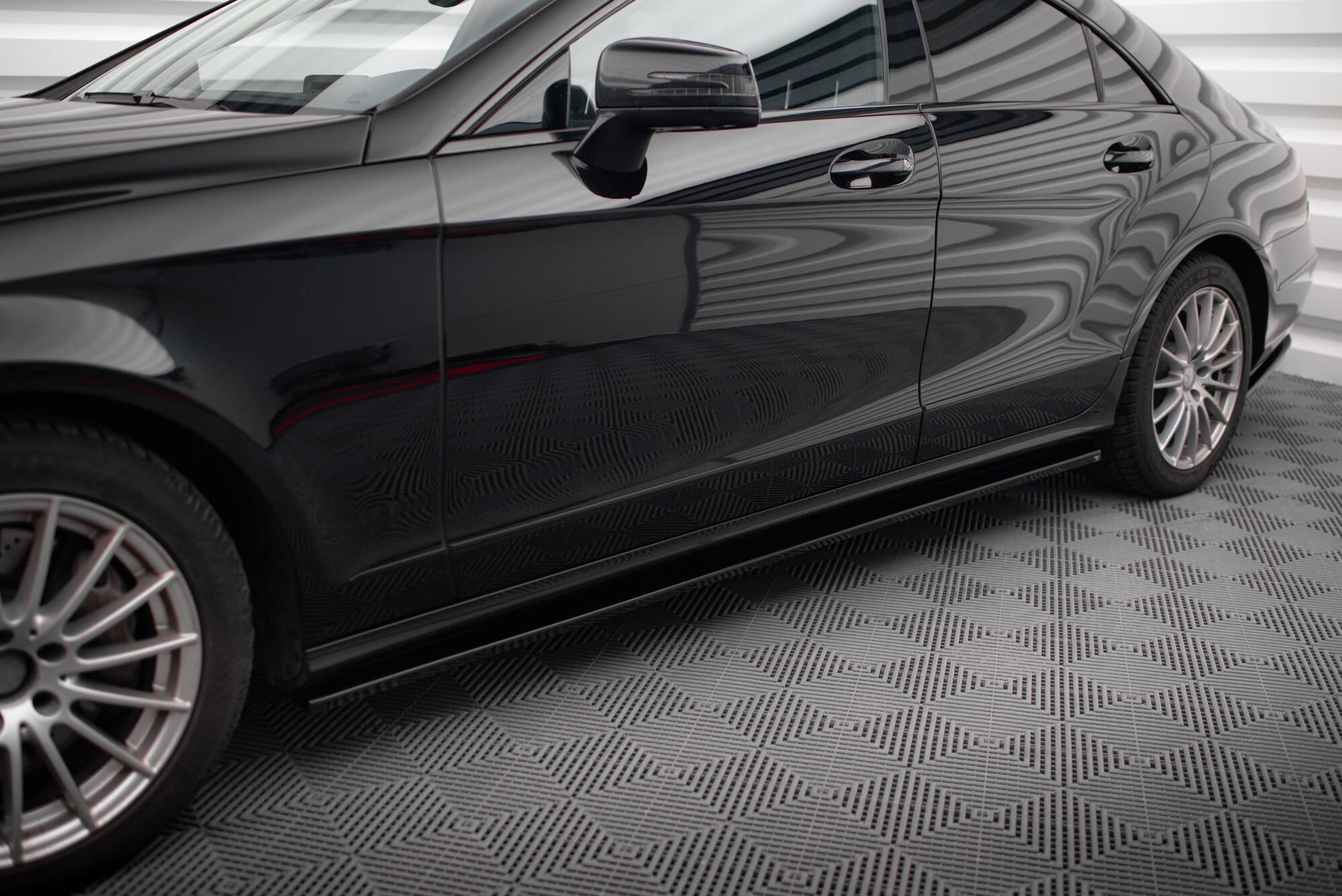 Maxton Design Set Of Splitters para Mercedes-Benz CLS C218 Facelift - imagen 5