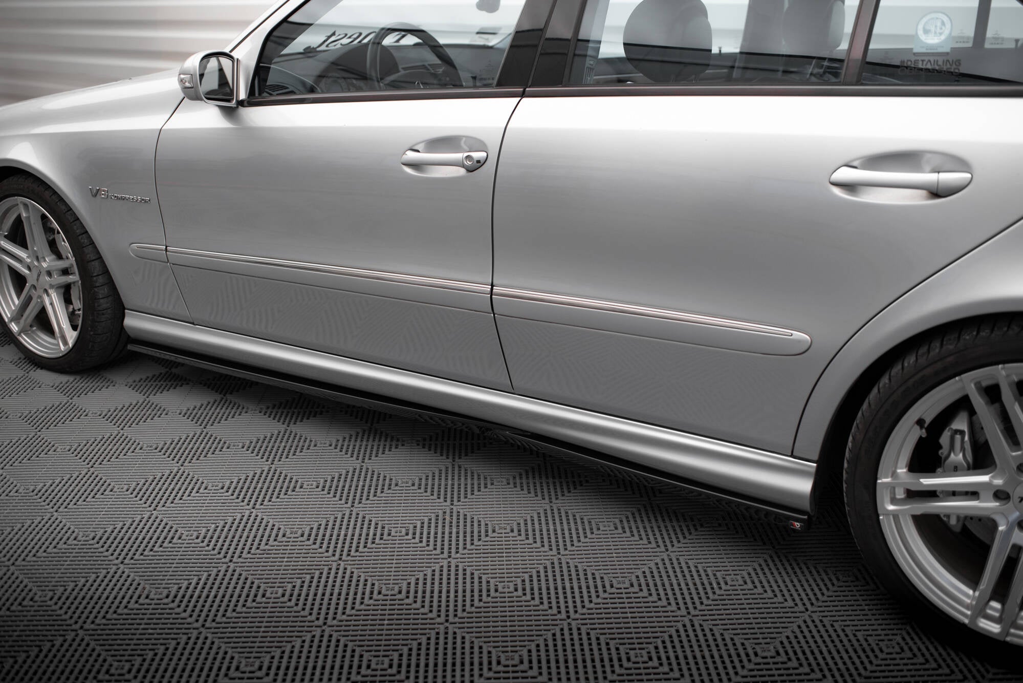 Maxton Design Set Of Splitters para Mercedes-Benz E 55 AMG W211 - imagen 6