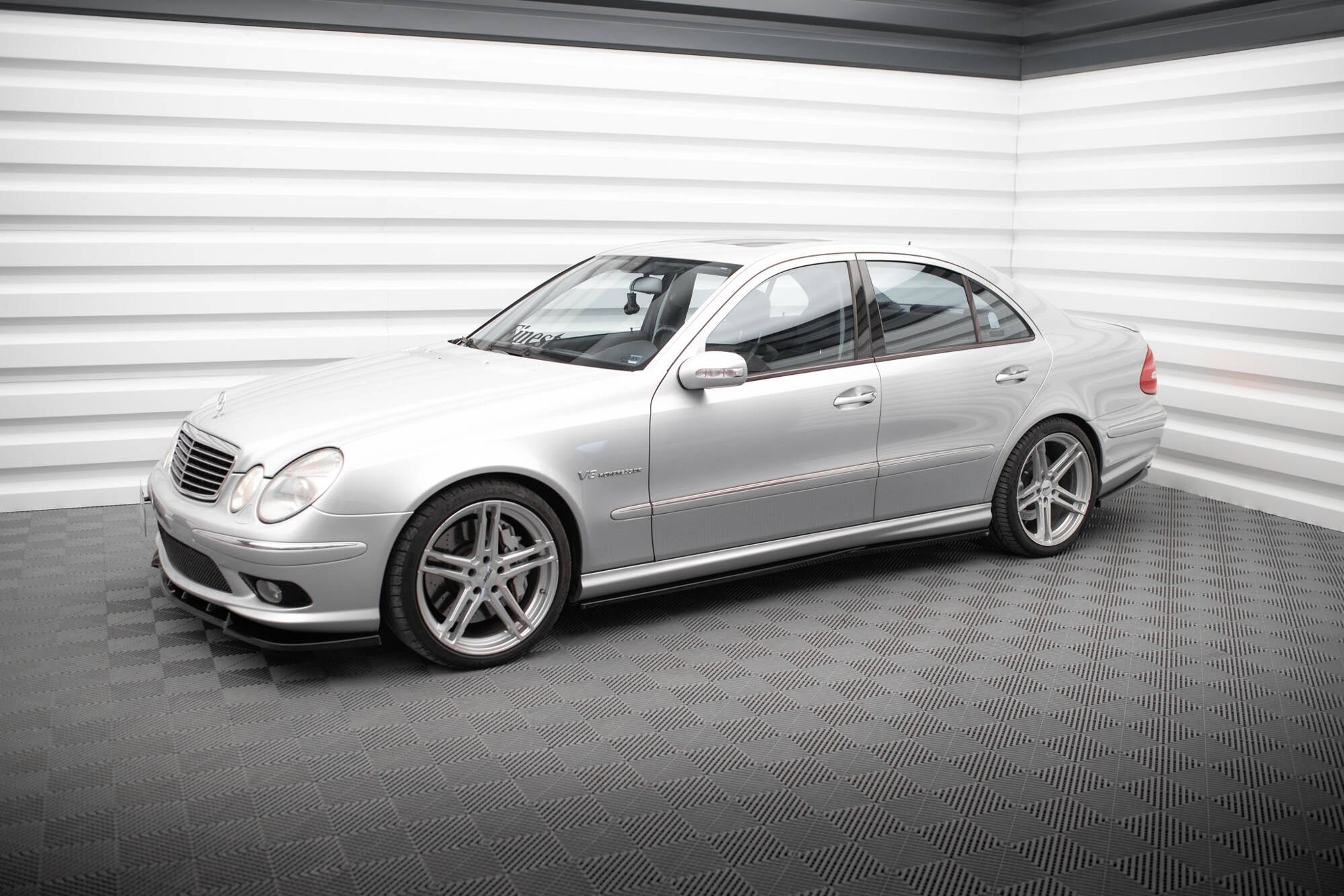 Maxton Design Set Of Splitters para Mercedes-Benz E 55 AMG W211 - imagen 1