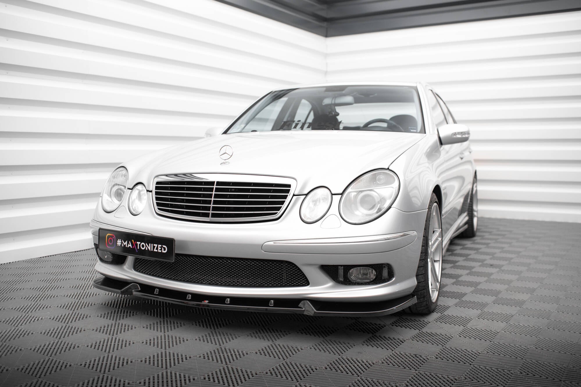 Maxton Design Set Of Splitters para Mercedes-Benz E 55 AMG W211 - imagen 4