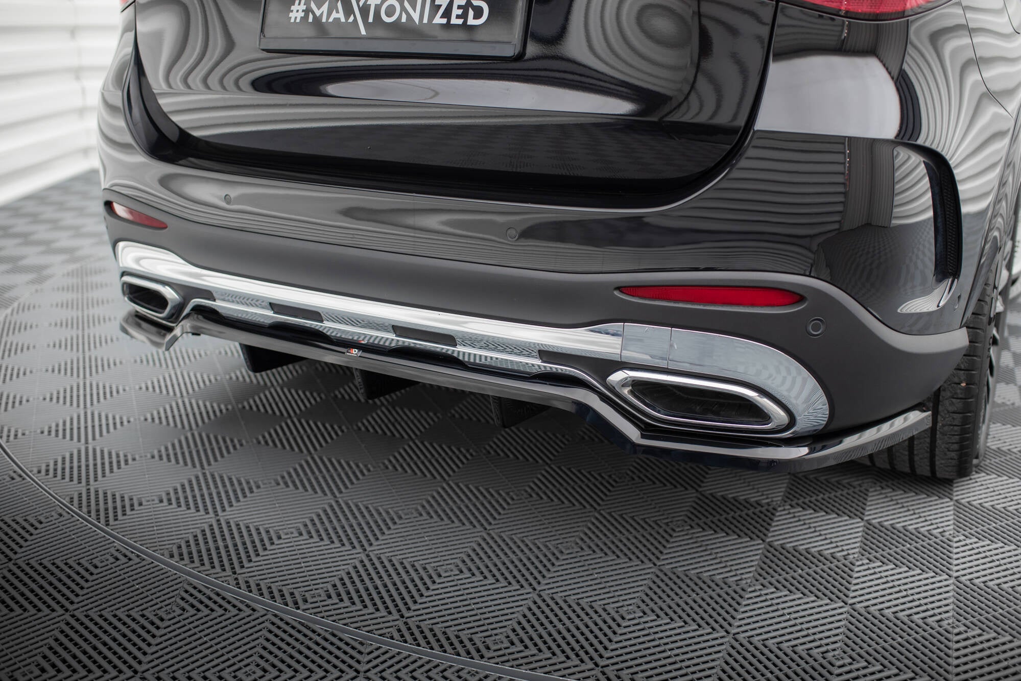Maxton Design Set Of Splitters para Mercedes-Benz GLC AMG-Line X254 - imagen 12