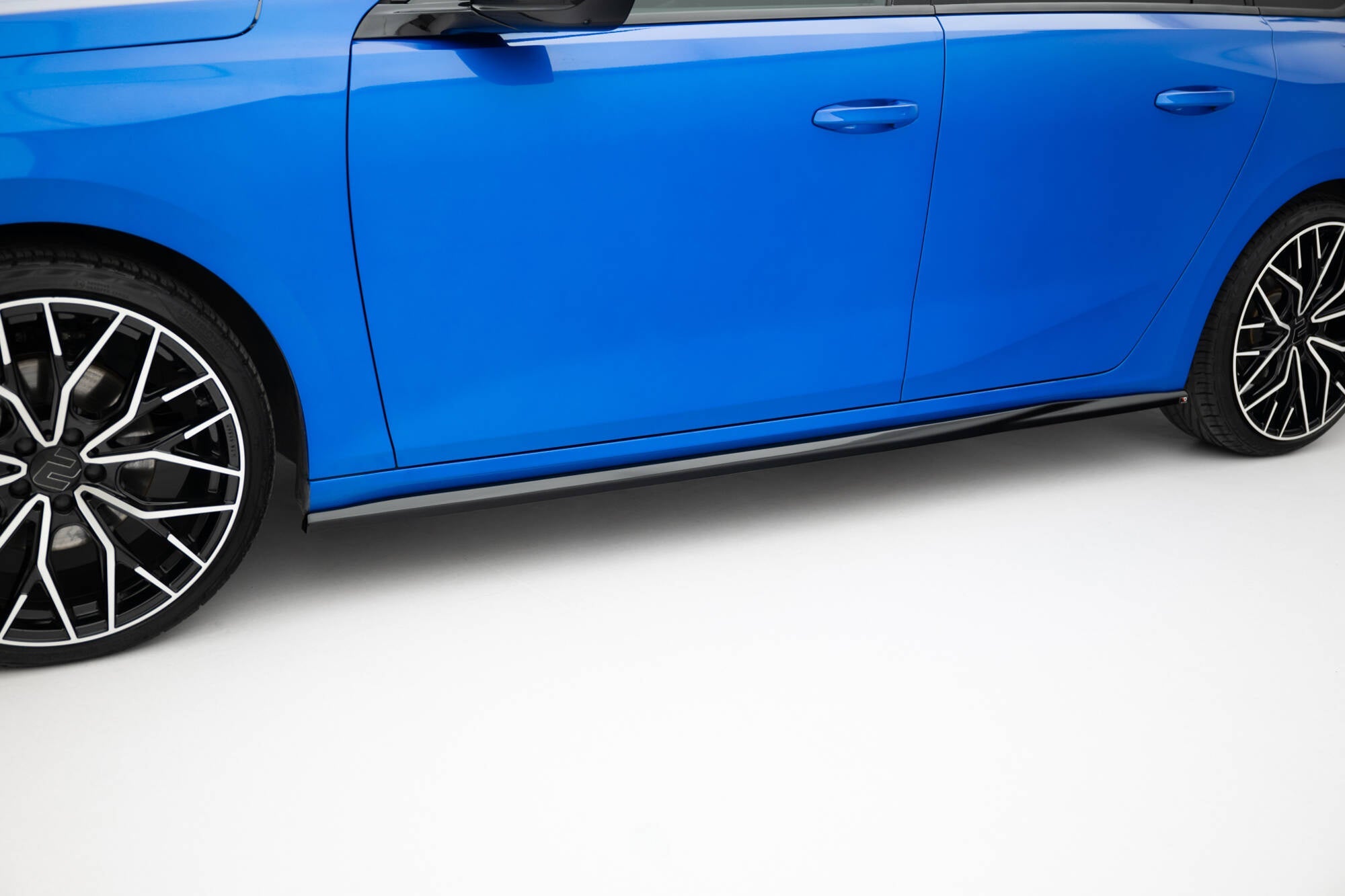 Maxton Design Set Of Splitters para Opel Astra Sports Tourer L (Mk6) - imagen 6
