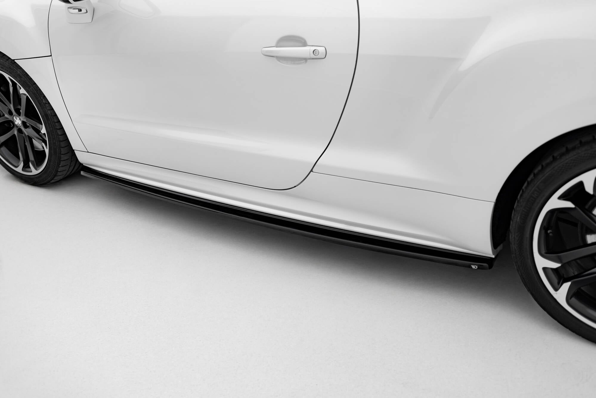 Maxton Design Set Of Splitters para Peugeot RCZ Mk1 - imagen 6