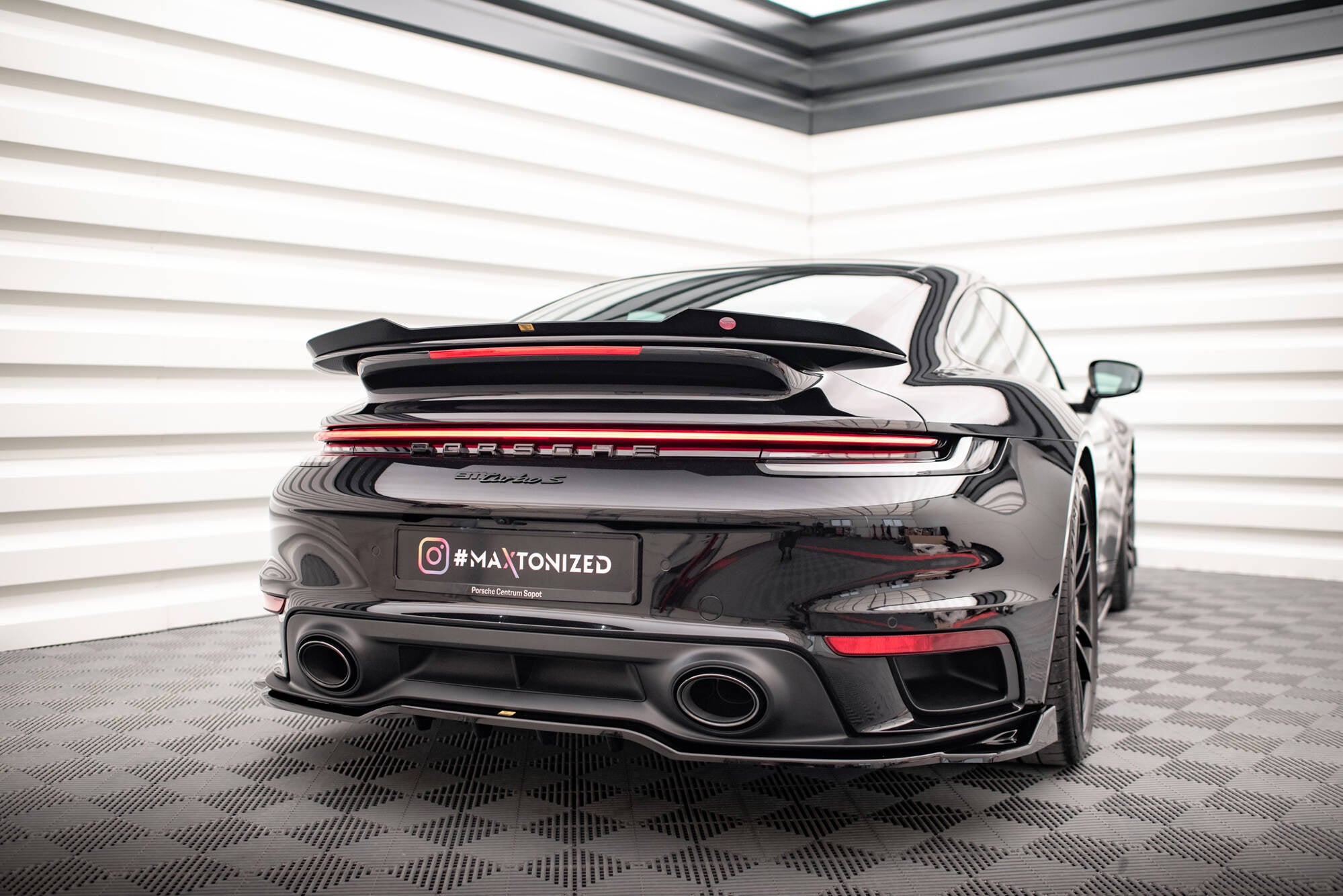 Maxton Design Set Of Splitters para Porsche 911 Turbo S 992 - imagen 9