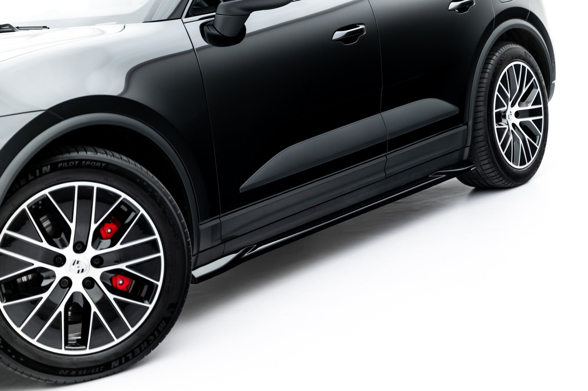 Maxton Design Set Of Splitters para Porsche Macan EV Mk1 - imagen 11