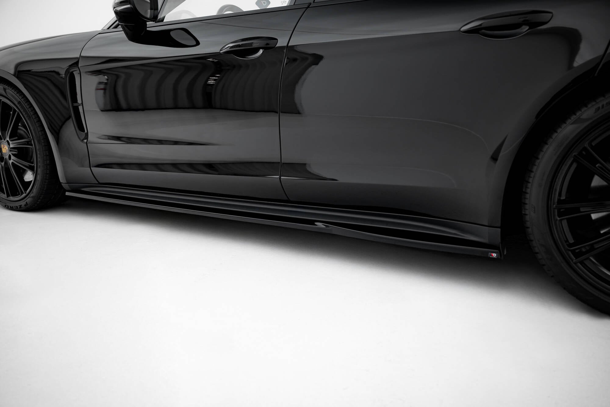 Maxton Design Set Of Splitters para Porsche Panamera E-Hybrid 971 - imagen 6