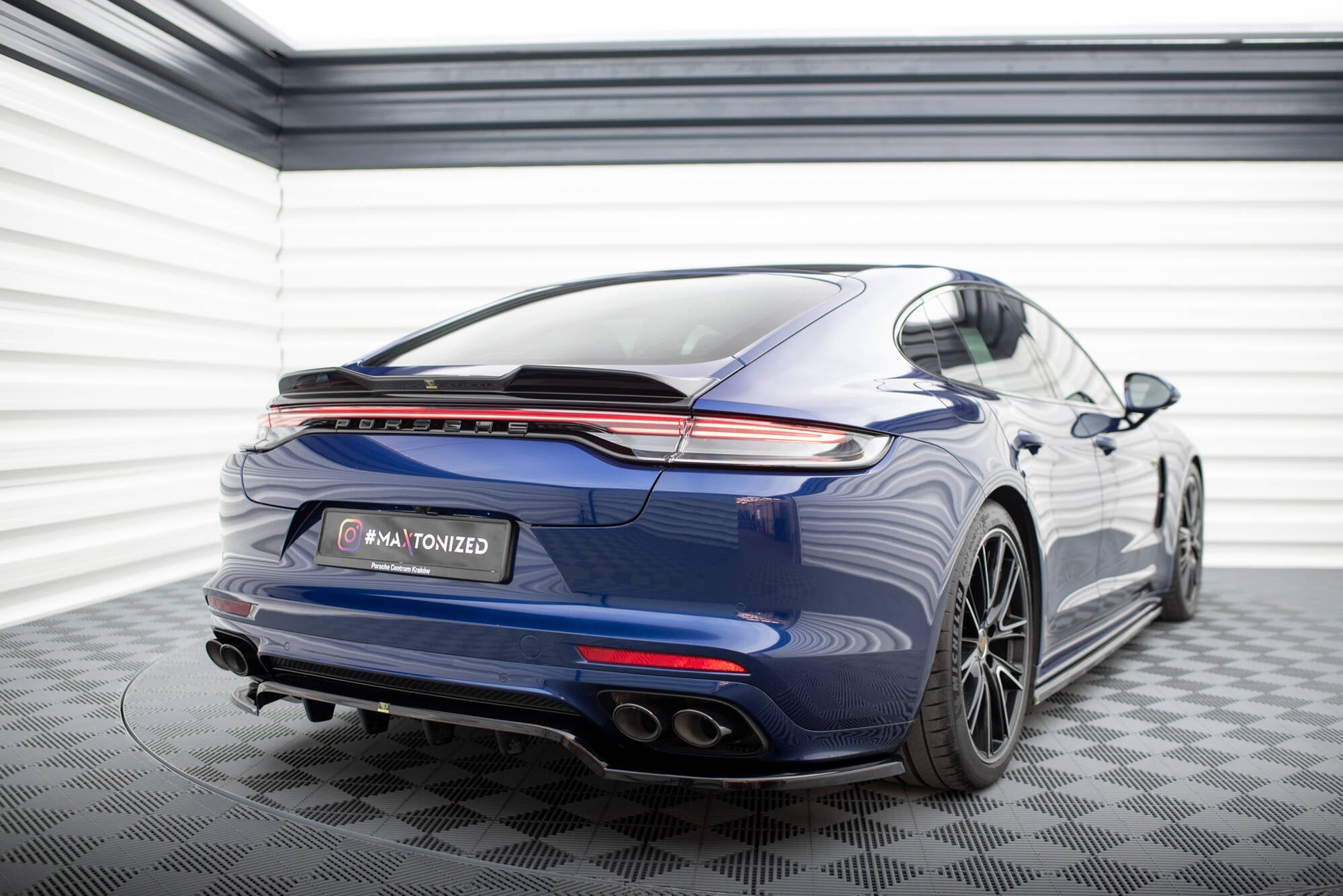 Maxton Design Set Of Splitters para Porsche Panamera E-Hybrid 971 Facelift - imagen 13