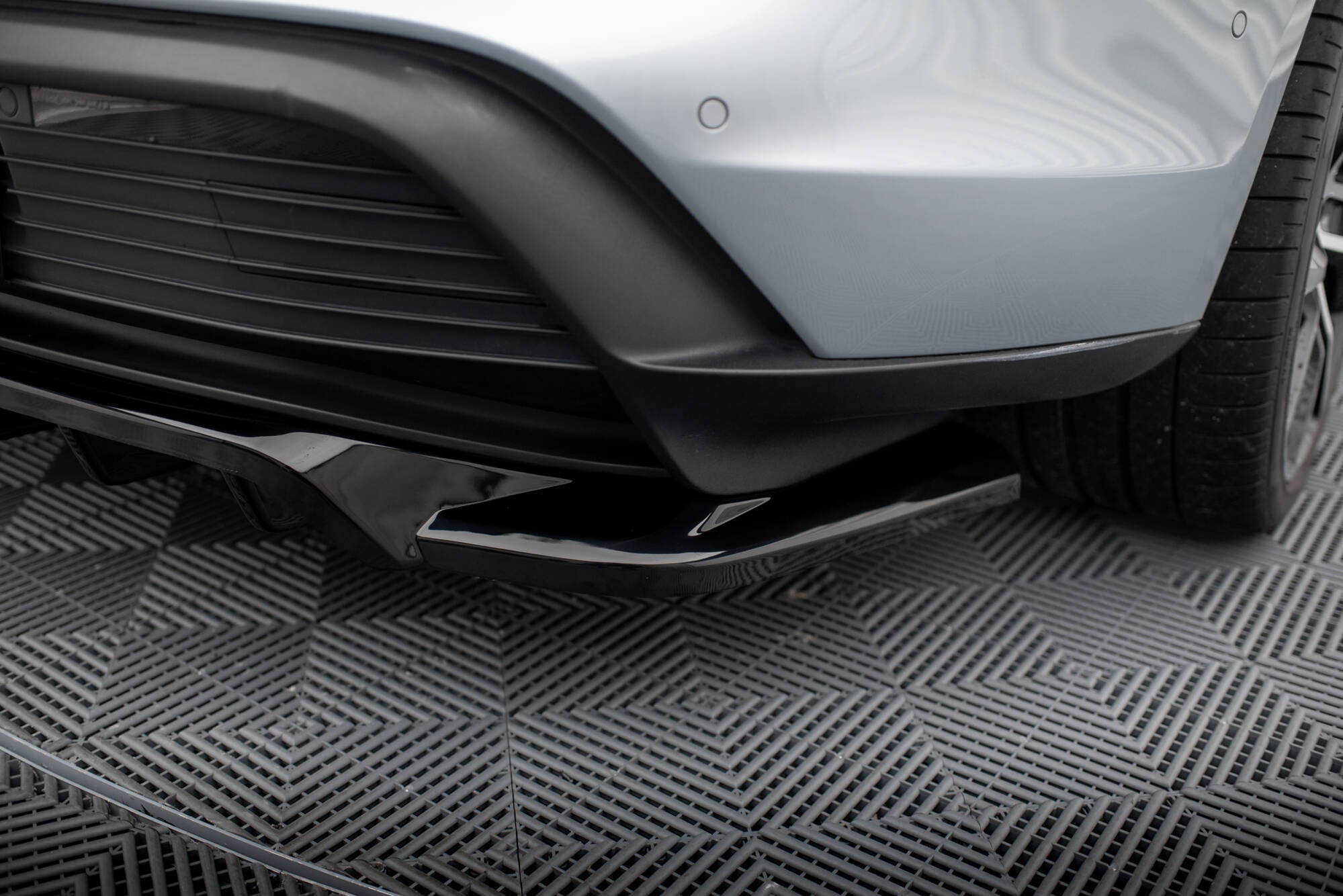 Maxton Design Set Of Splitters para Porsche Taycan / Taycan 4 / Taycan 4S / Taycan GTS Mk1 - imagen 11