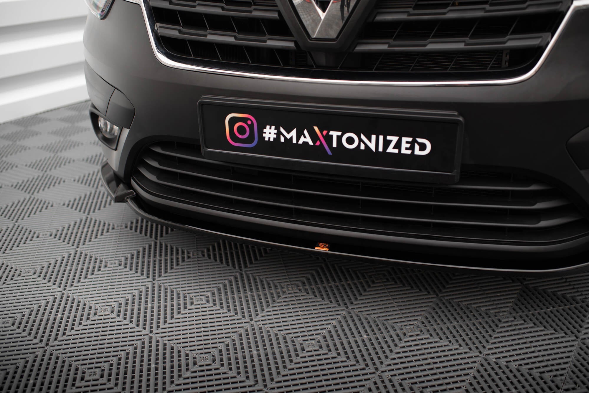 Maxton Design Set Of Splitters para Renault Express Mk2 - imagen 3