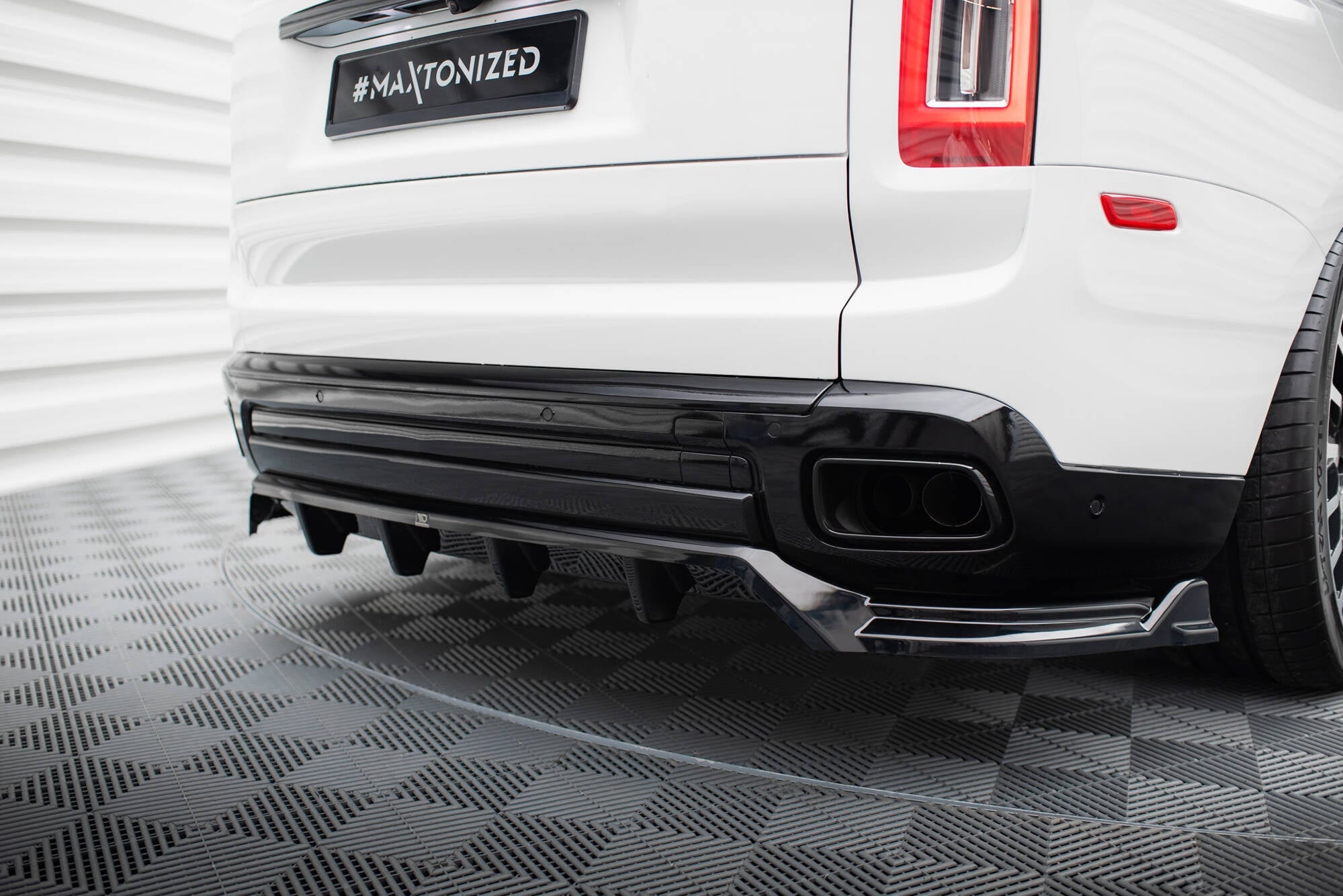 Maxton Design Set Of Splitters para Rolls Royce Cullinan - imagen 10