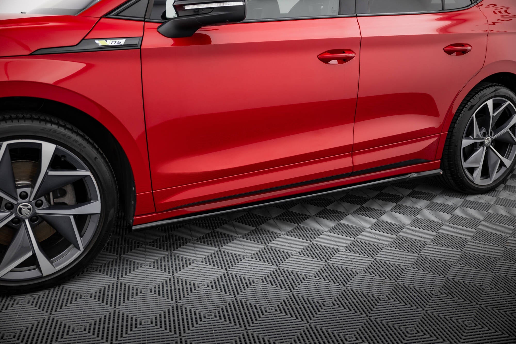 Maxton Design Set Of Splitters para Skoda Enyaq Coupe iV RS - imagen 5