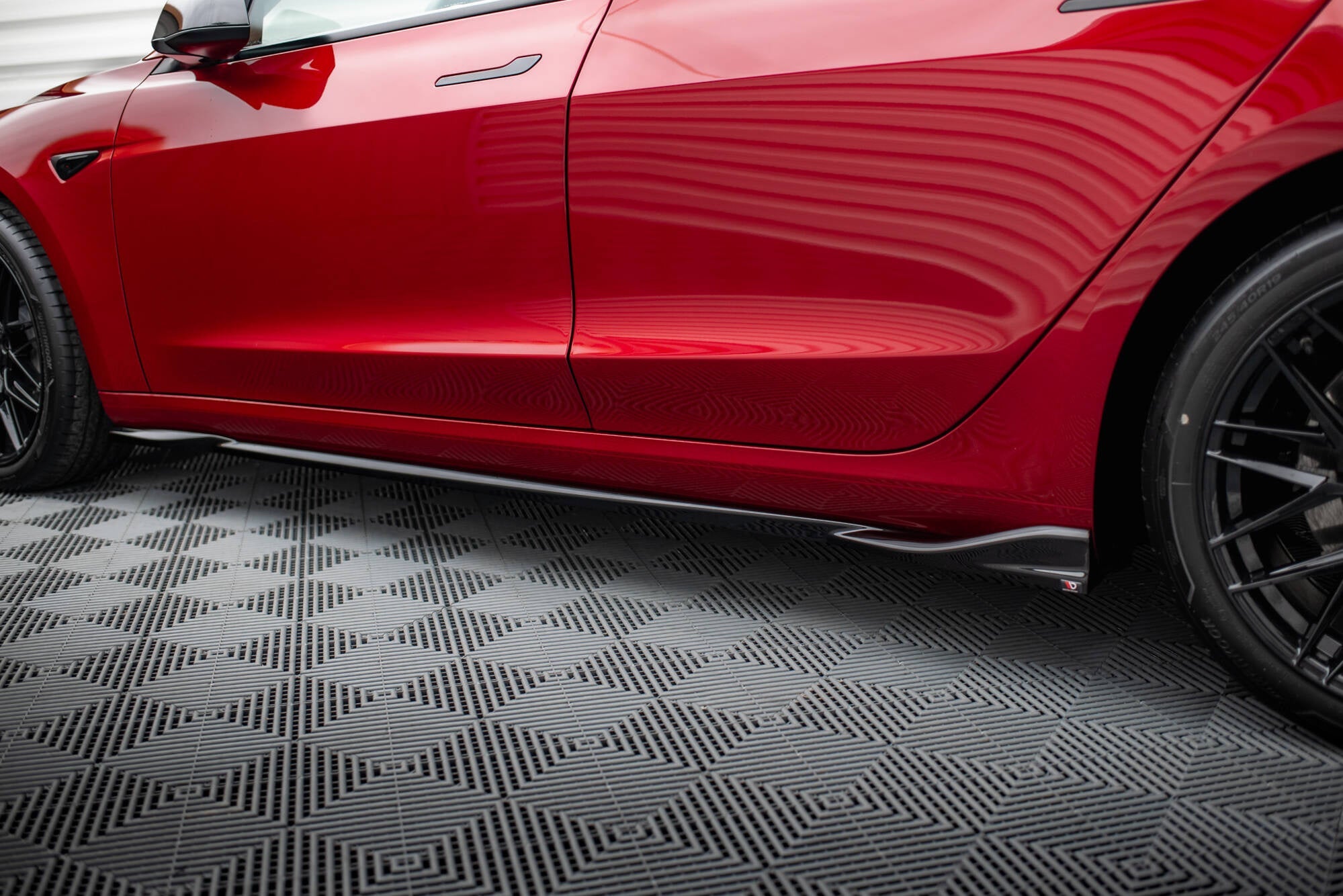 Maxton Design Set Of Splitters para Tesla Model 3 Project Highland(Facelift) - imagen 6