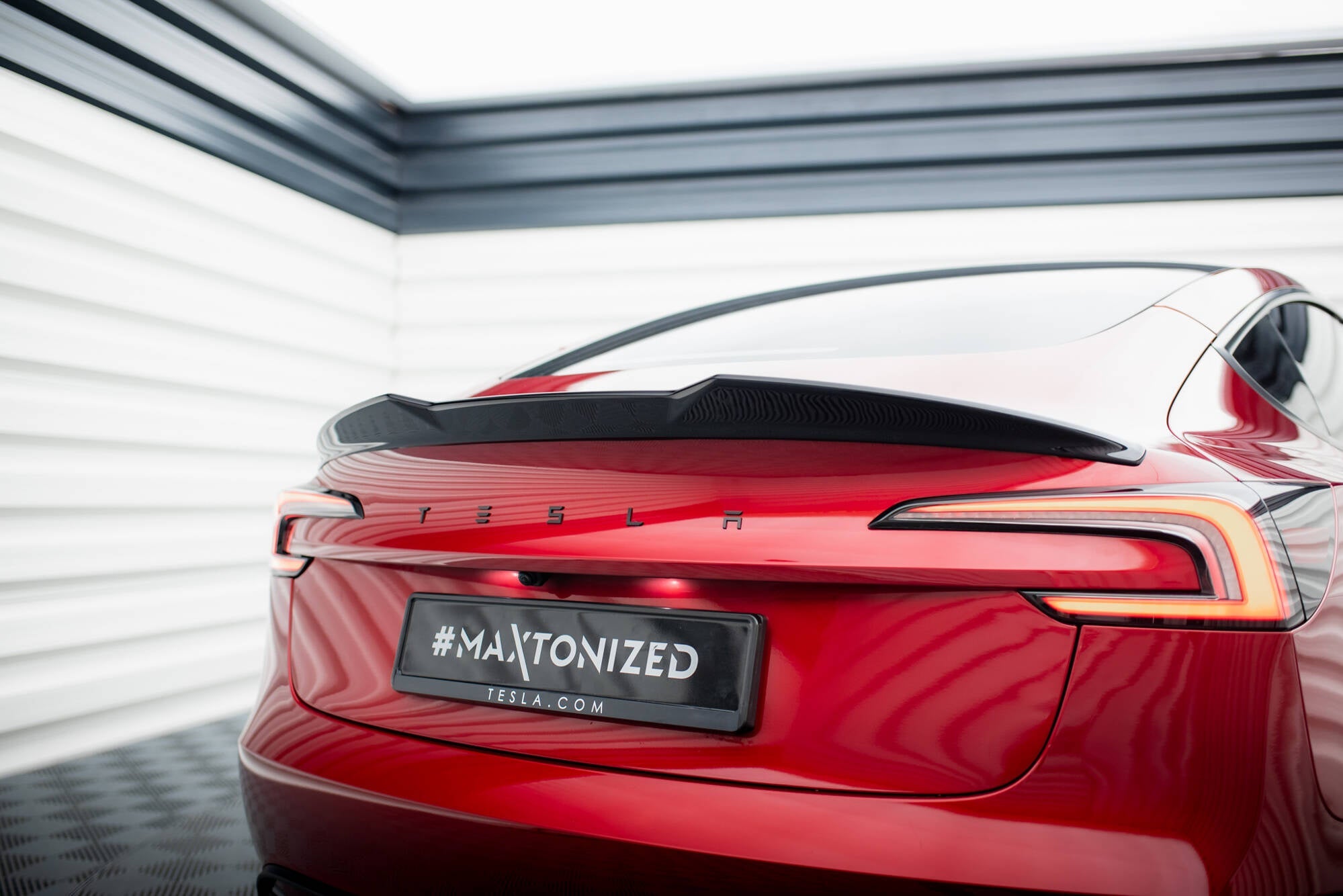 Maxton Design Set Of Splitters para Tesla Model 3 Project Highland(Facelift) - imagen 12