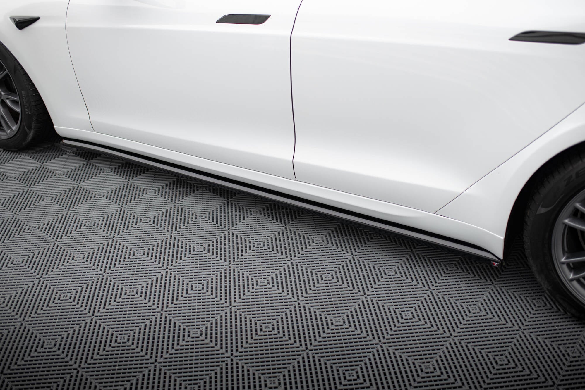 Maxton Design Set Of Splitters para Tesla Model S Plaid Mk1 Facelift - imagen 7