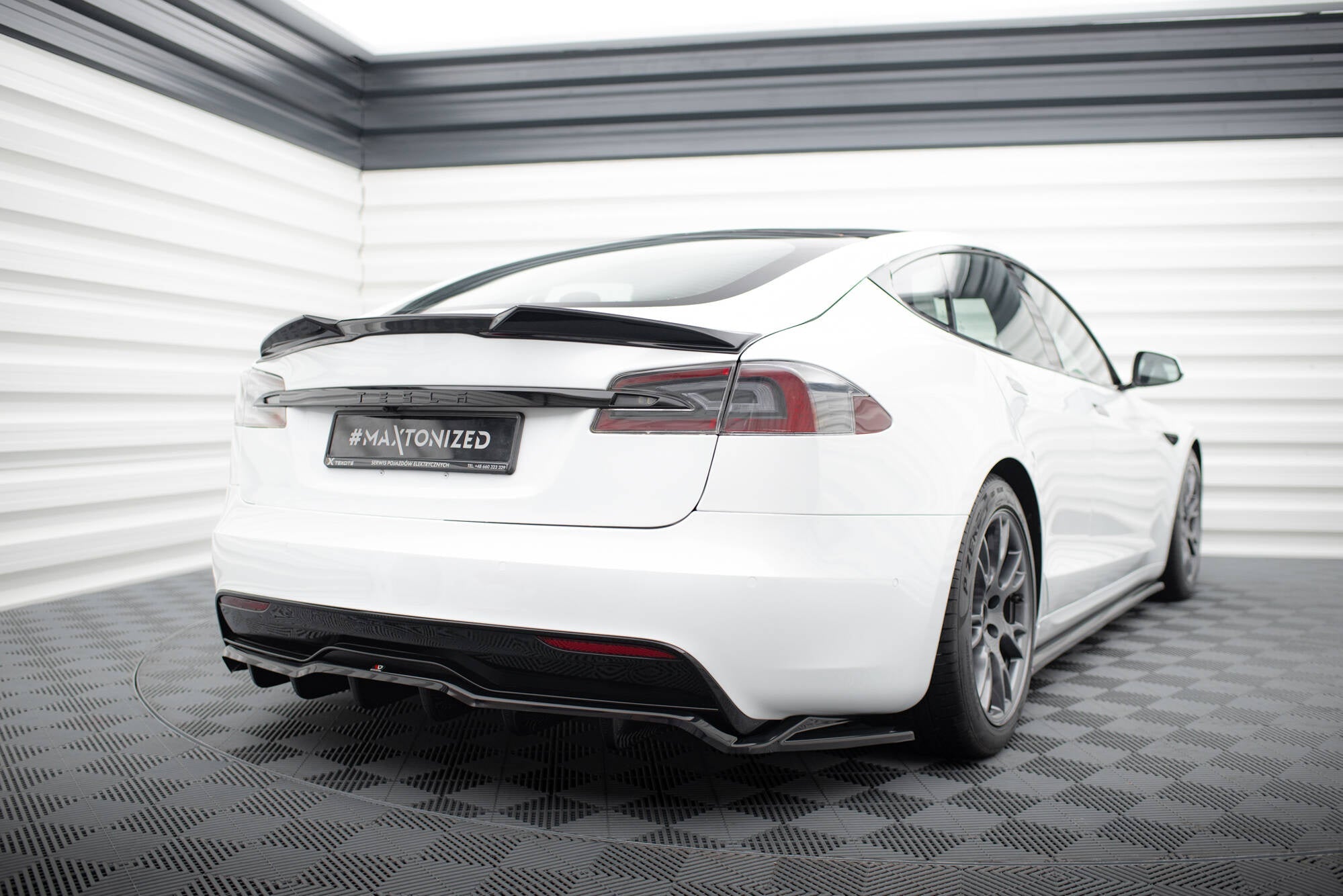 Maxton Design Set Of Splitters para Tesla Model S Plaid Mk1 Facelift - imagen 8