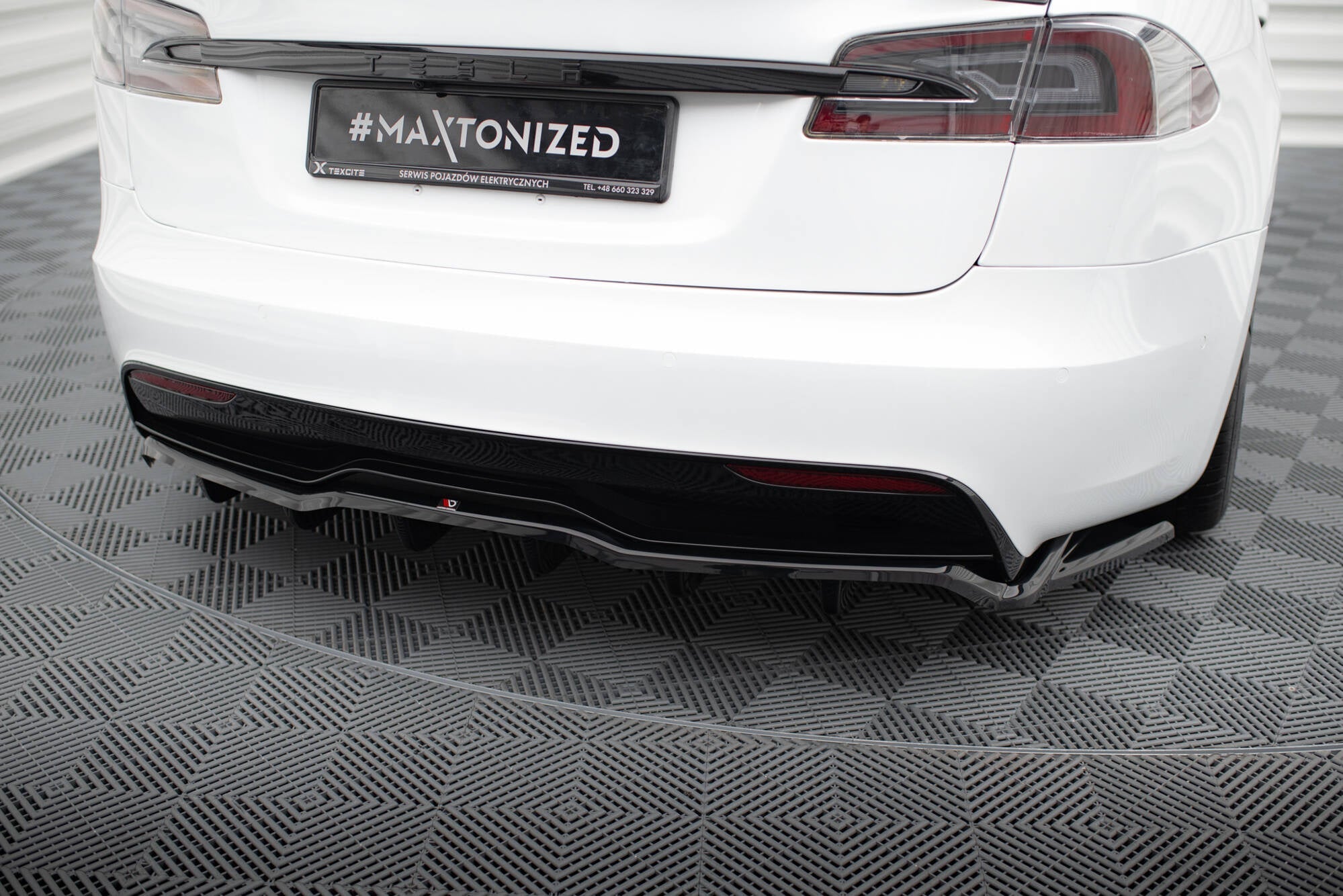 Maxton Design Set Of Splitters para Tesla Model S Plaid Mk1 Facelift - imagen 9