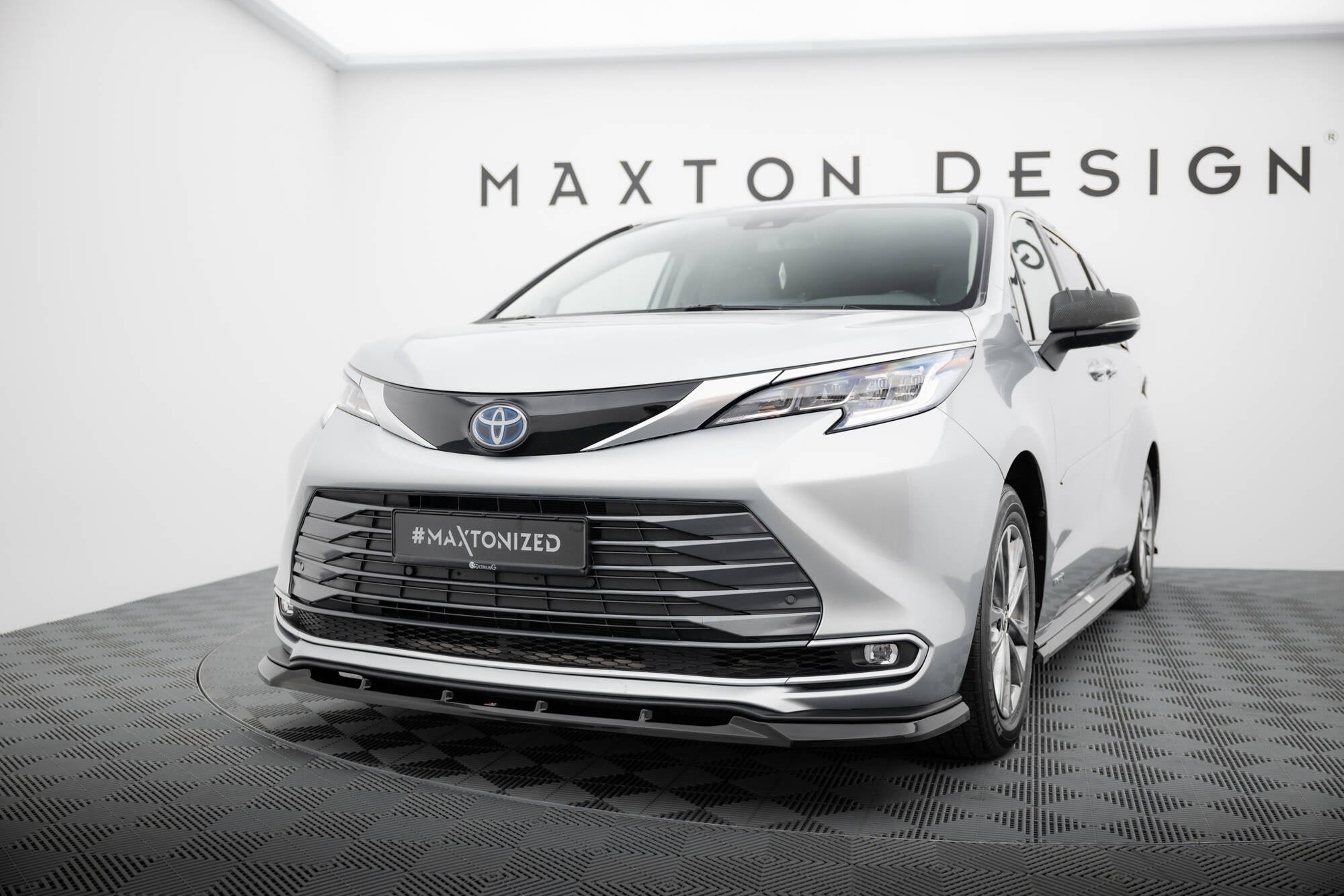 Maxton Design Set Of Splitters para Toyota Sienna Mk4 - imagen 4