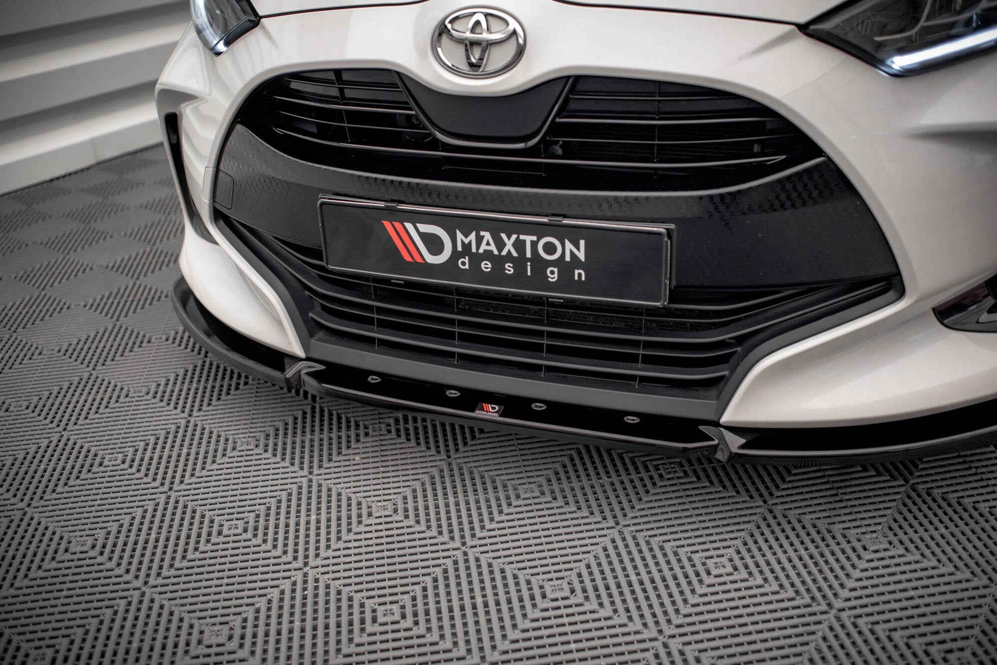 Maxton Design Set Of Splitters para Toyota Yaris GR Sport Mk4 - imagen 3
