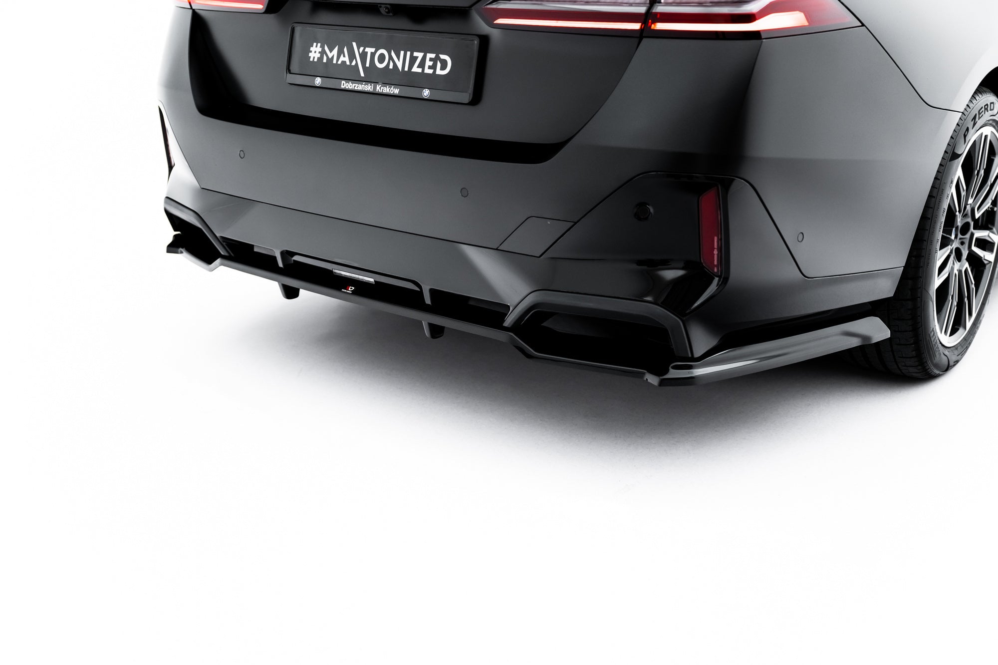 Maxton Design Set Of Splitters V.1 para BMW 5 M-Pack Sedan G60 - imagen 10