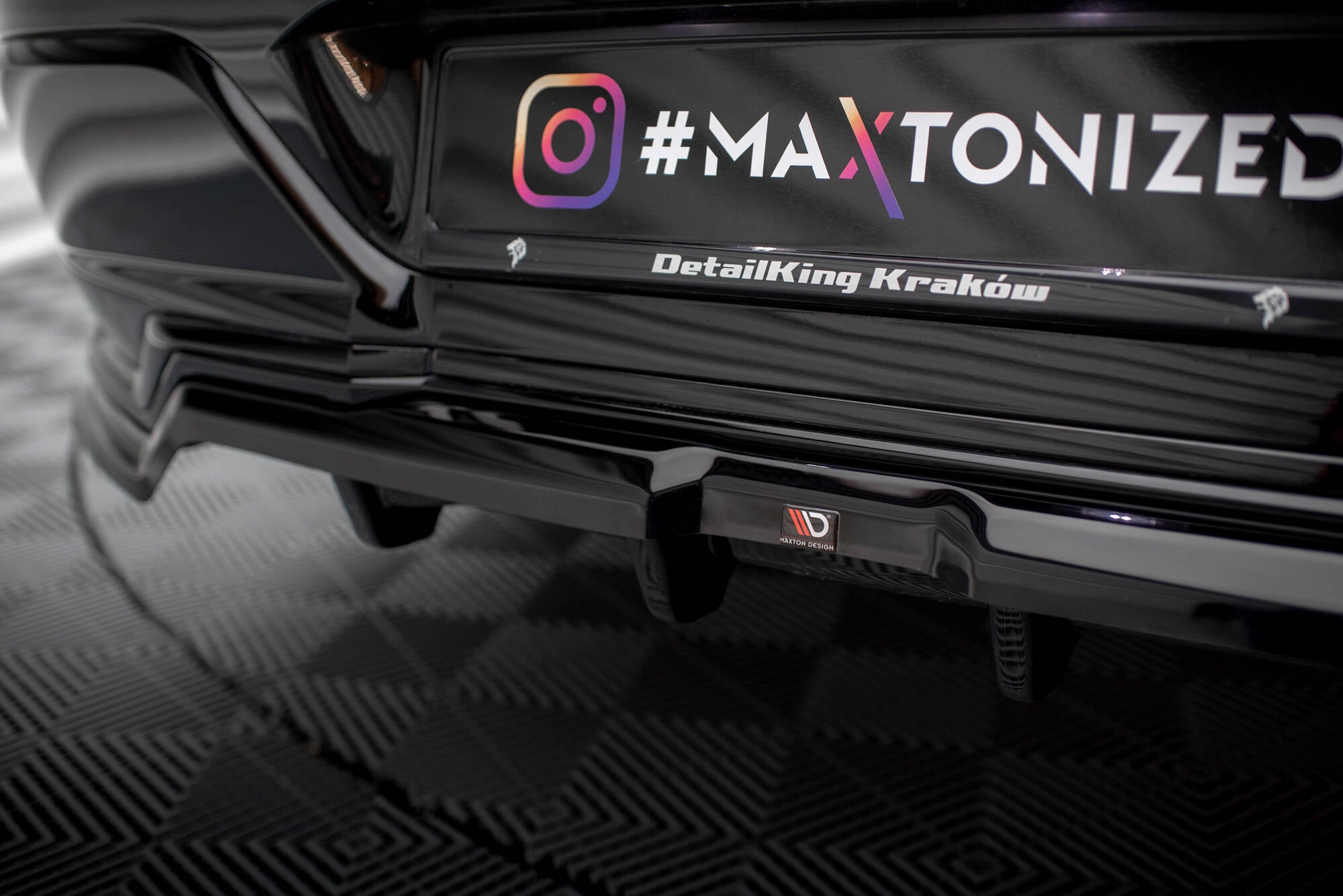 Maxton Design Set Of Splitters V.1 para BMW 740d / 740i M-Pack G70 - imagen 12