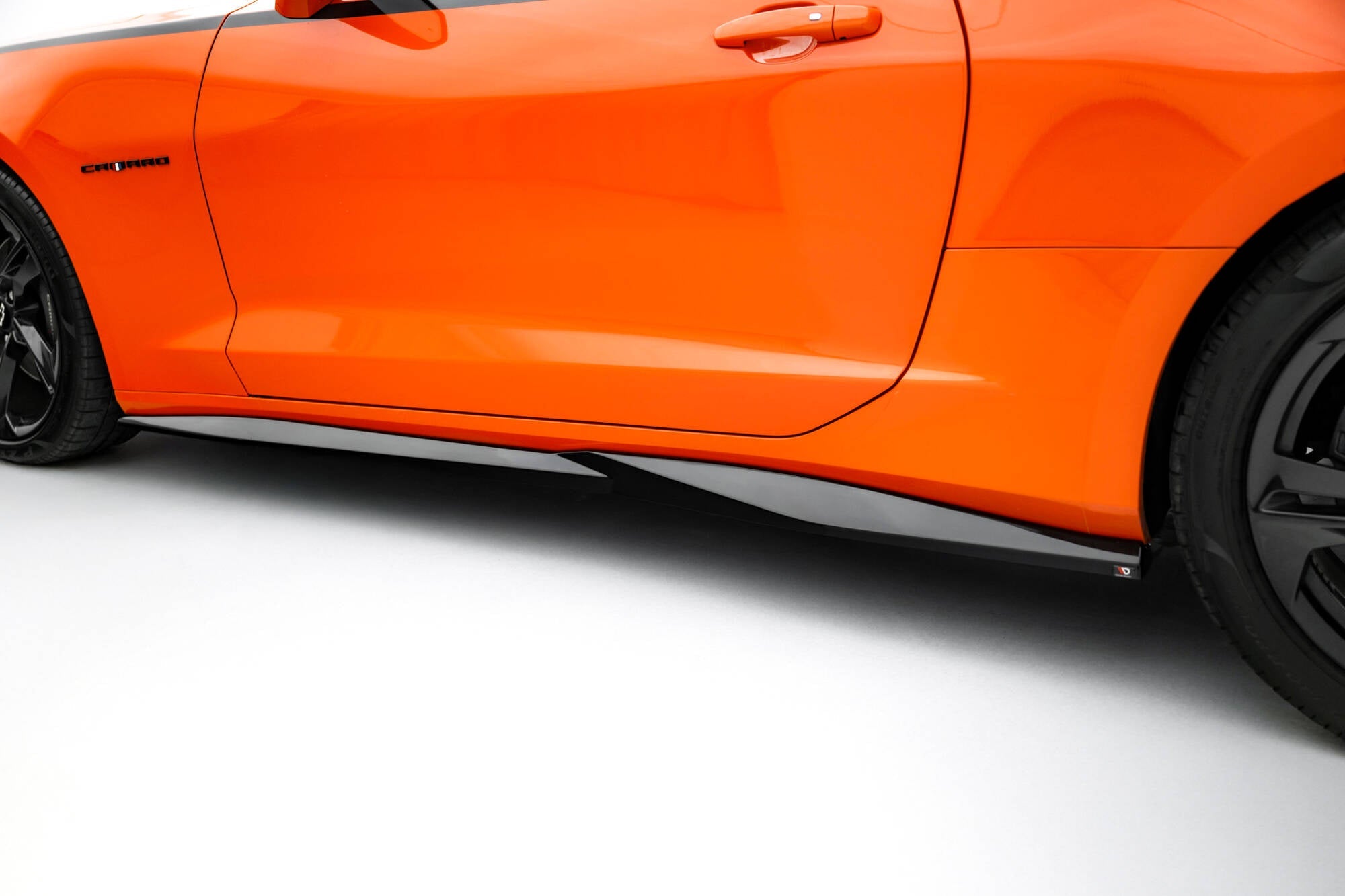 Maxton Design Set Of Splitters V.1 para Chevrolet Camaro SS Mk6 Facelift - imagen 6