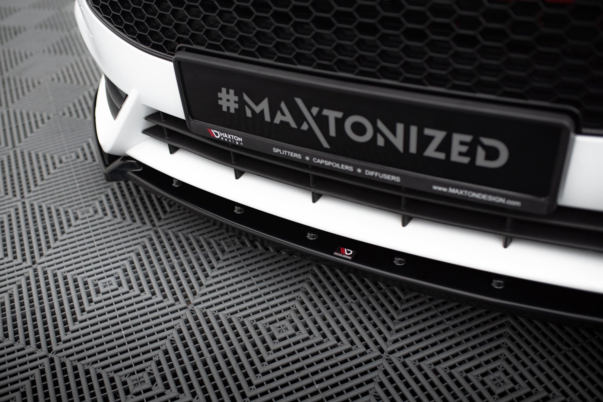 Maxton Design Set Of Splitters V.1 para Ford Fiesta ST Mk7 Facelift - imagen 4