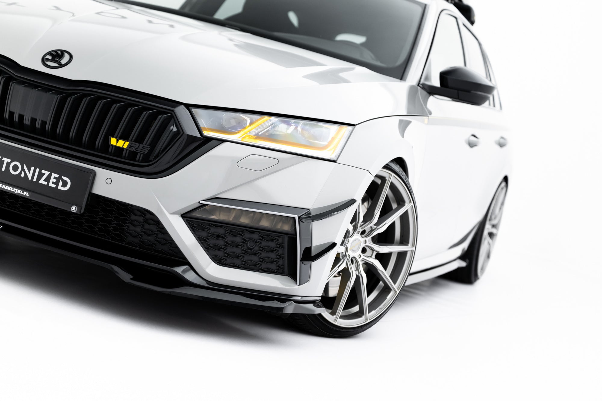 Maxton Design Set Of Splitters V.1 para Skoda Octavia RS Combi Mk4 - imagen 5