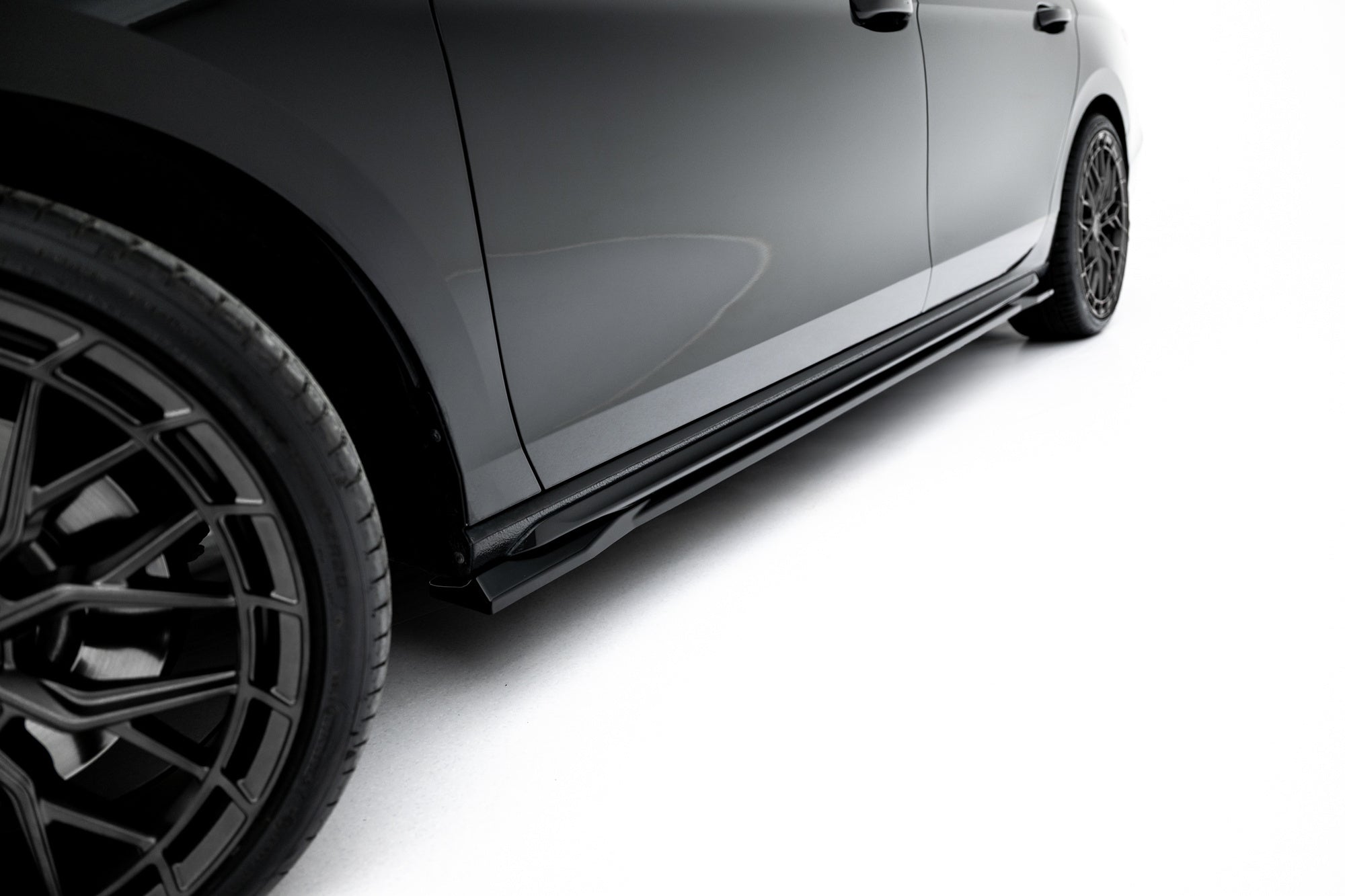 Maxton Design Set Of Splitters V.1 para Skoda Superb Sportline Mk4 - imagen 9