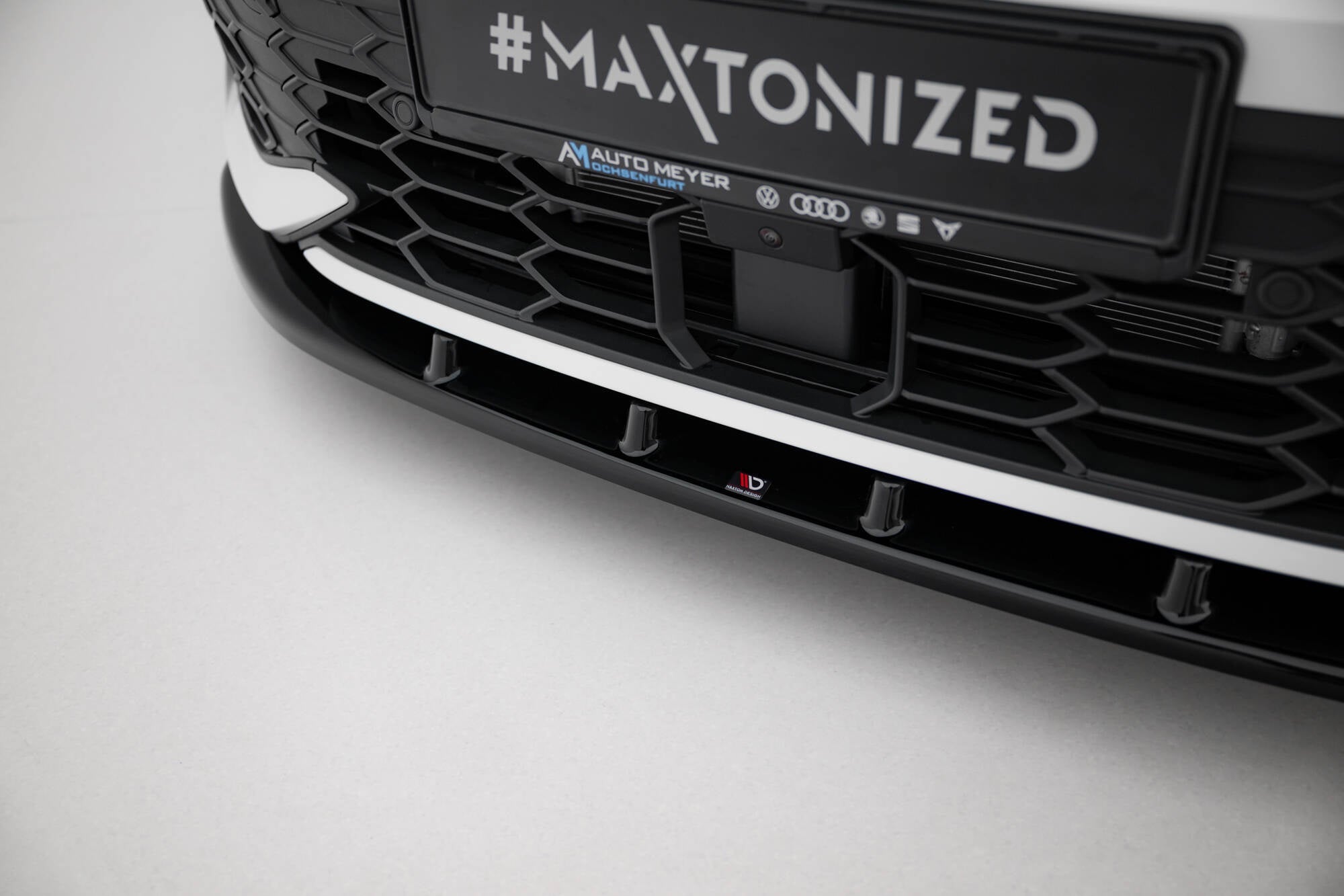 Maxton Design Set Of Splitters V.1 para Volkswagen Golf GTI Mk8 Facelift - imagen 2